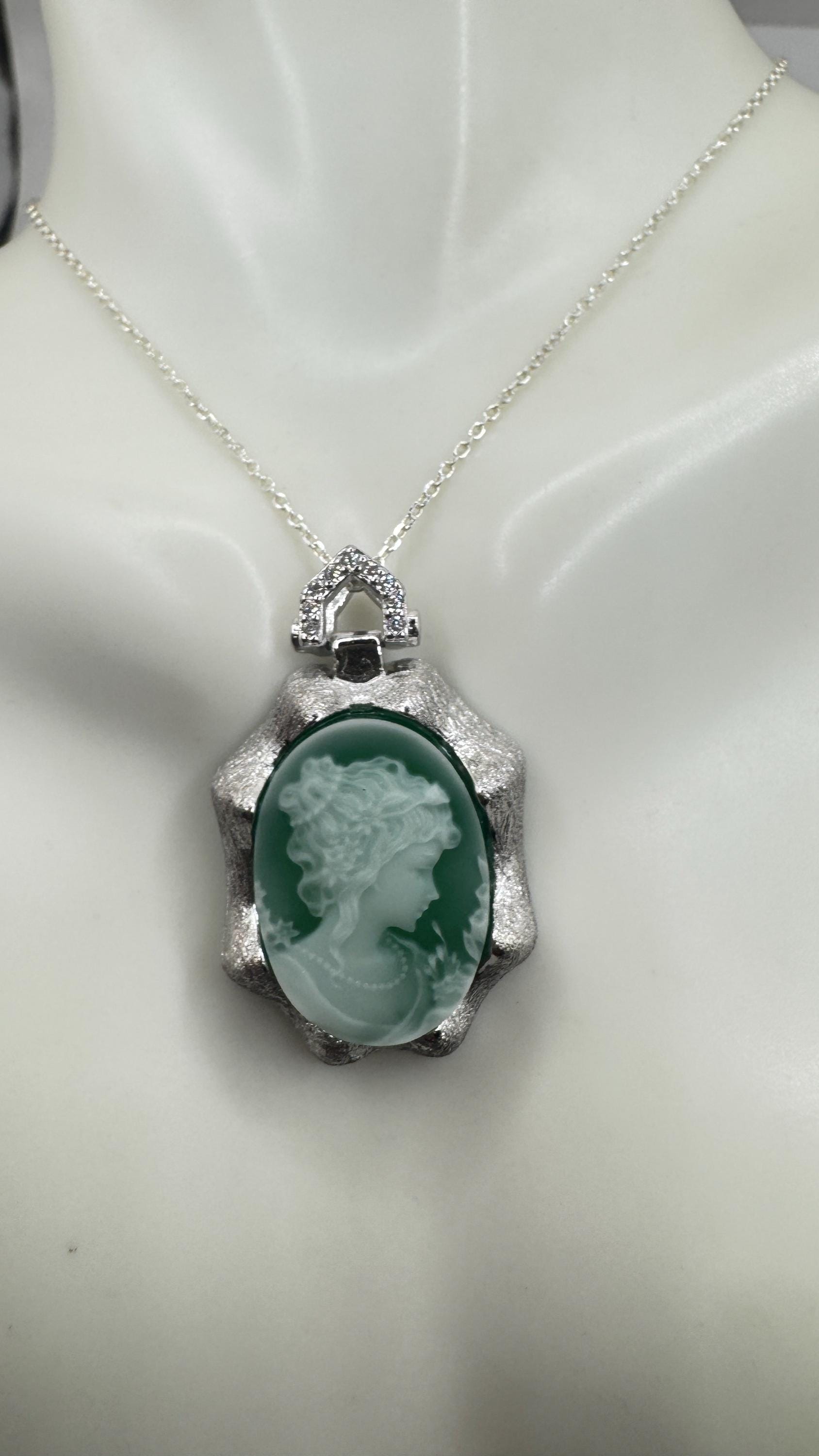 Vintage Carved Green Onyx Cameo 925 Sterling Silver Necklace Choker