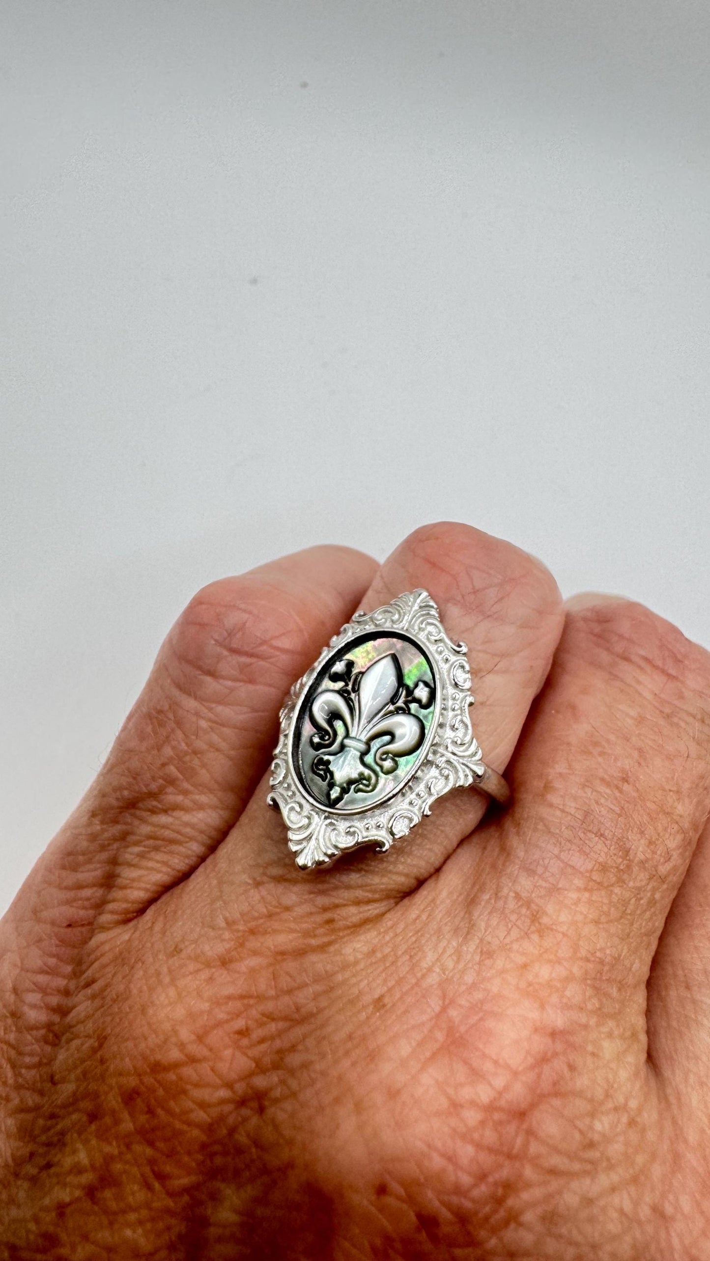 Vintage 3 graces Cameo 800 Silver Marcasite Cocktail Ring