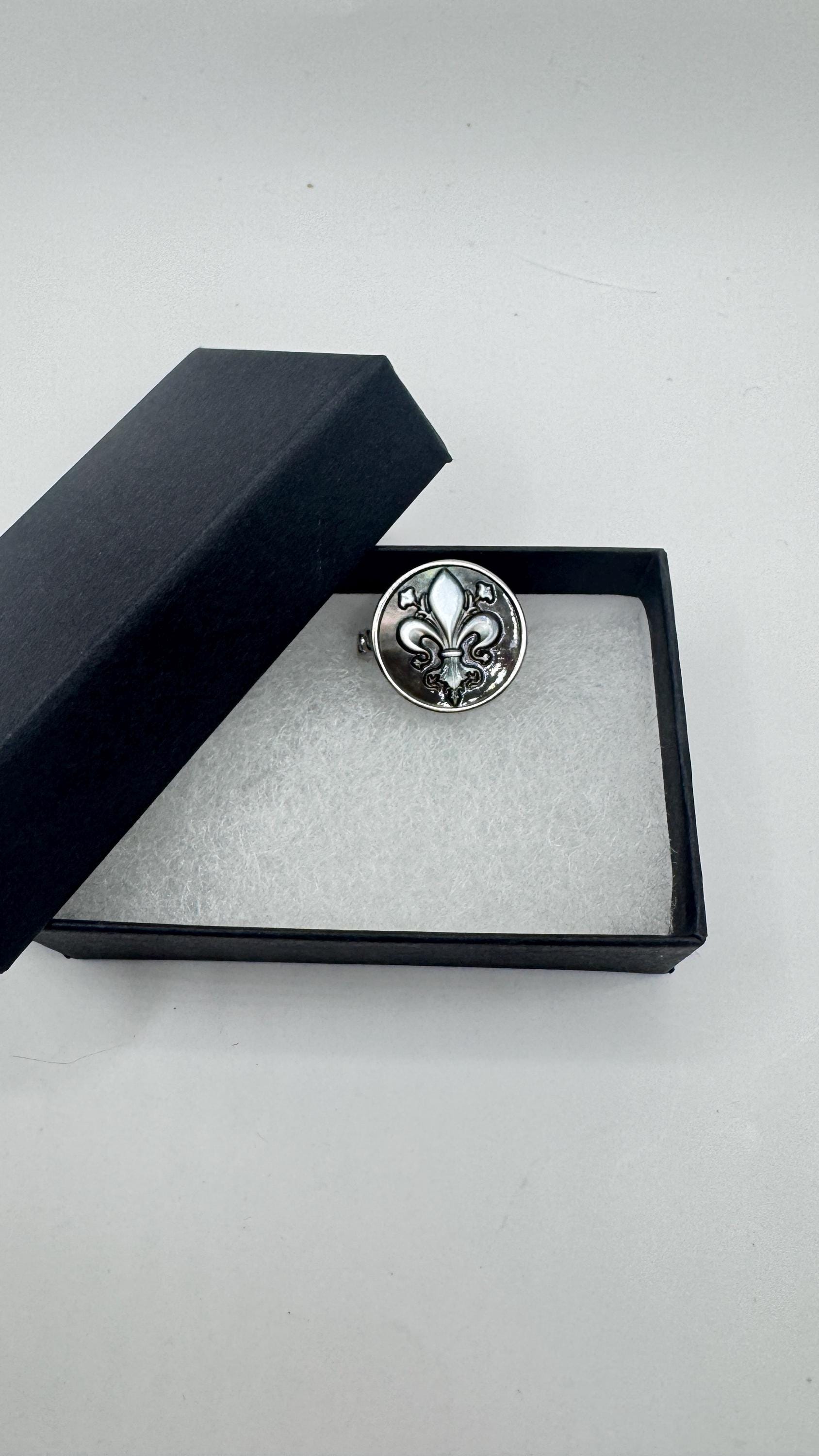 Vintage Fluer de Les Adalone Cameo 925 Sterling Silver Ring
