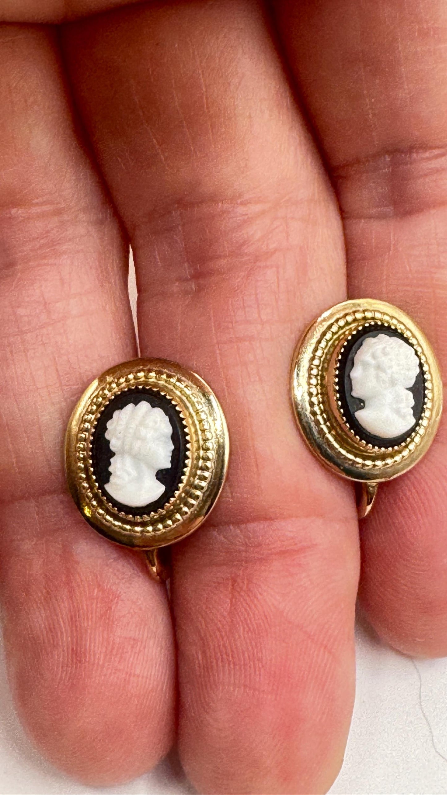 Vintage Cameo Gold filled Screw Back Earrings