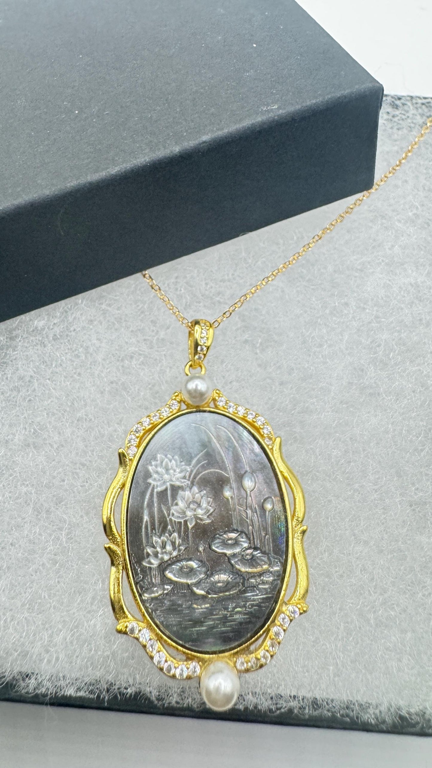 Vintage Lotus Flower Genuine Abalone Cameo Golden 925 Sterling Silver Necklace
