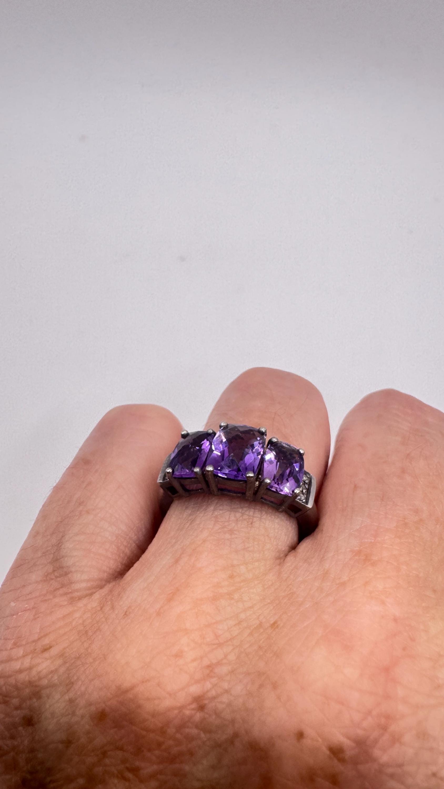 Vintage Purple Amethyst Ring in 925 Sterling Silver