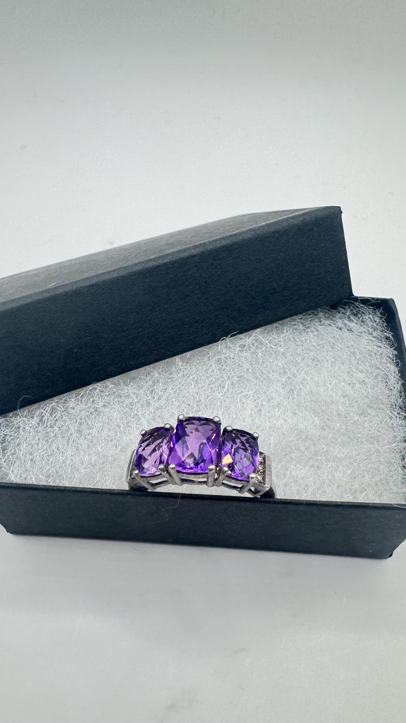 Vintage Purple Amethyst Ring in 925 Sterling Silver