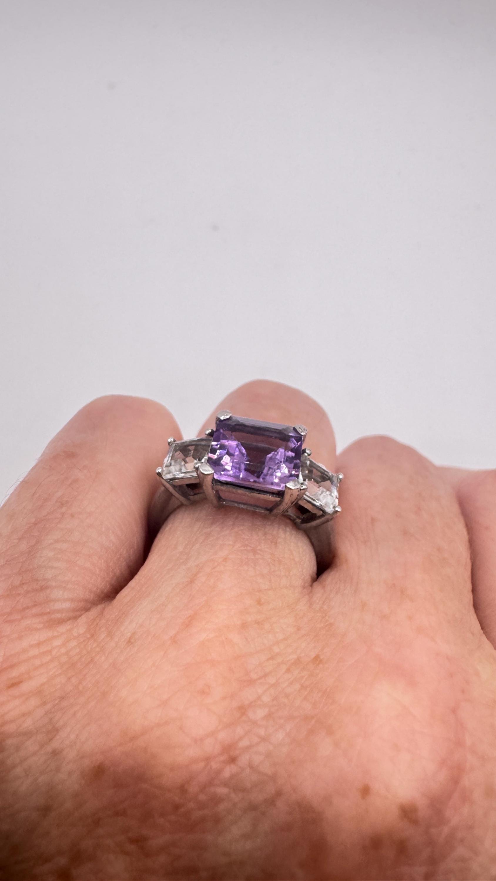 Vintage Purple Amethyst Ring in 925 Sterling Silver