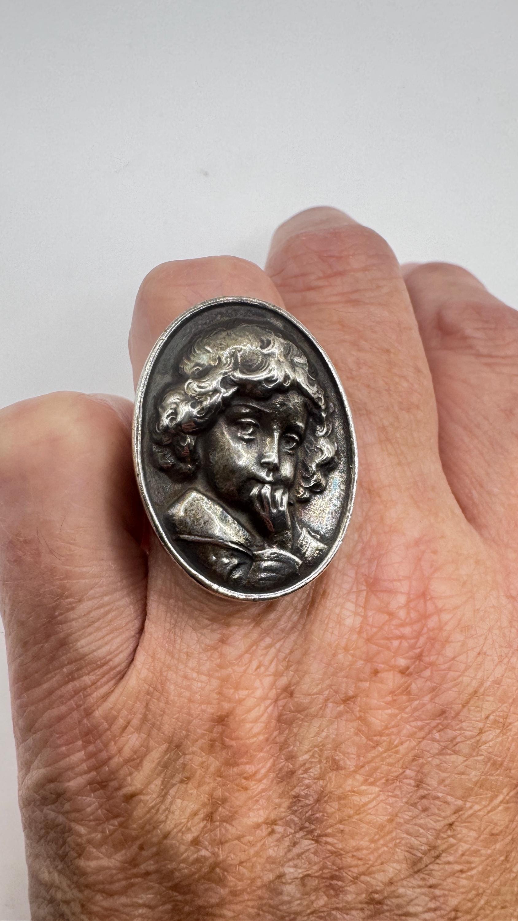 Vintage Child Cameo Ring in 925 Sterling Silver
