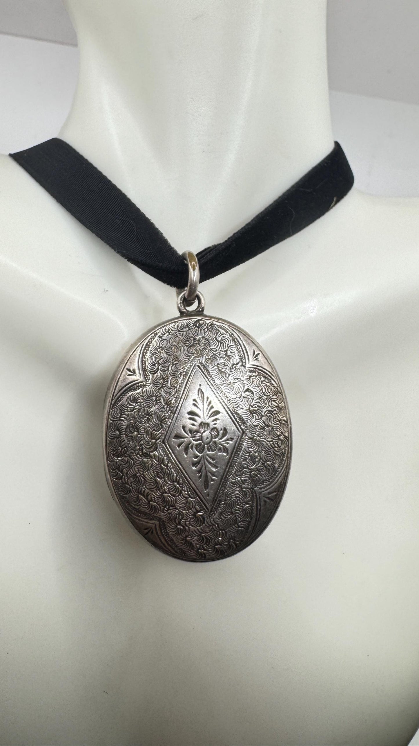 Vintage Locket Choker 925 Sterling Silver Necklace