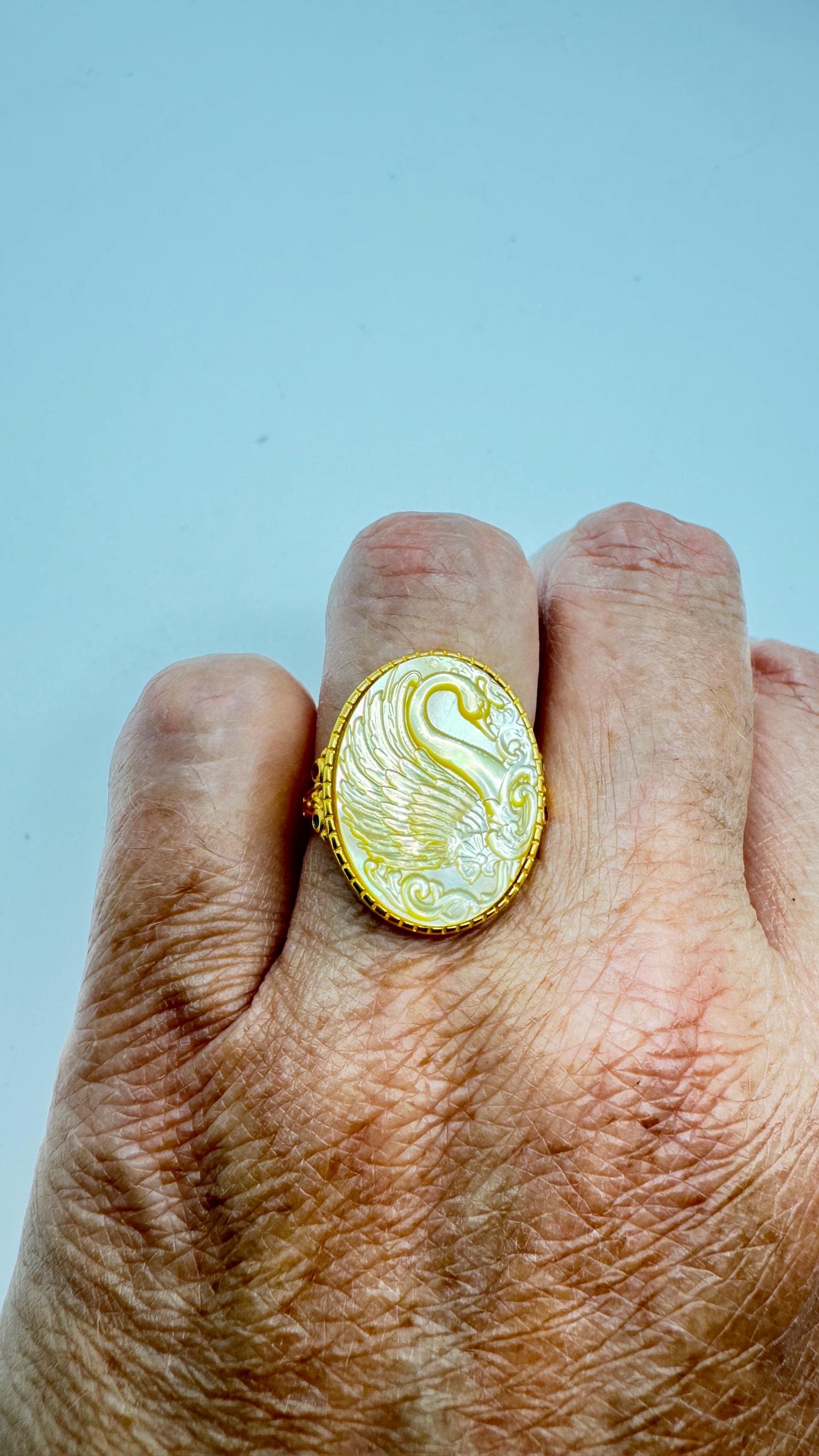 Vintage Swan Abalone Cameo Golden 925 Sterling Silver Ring