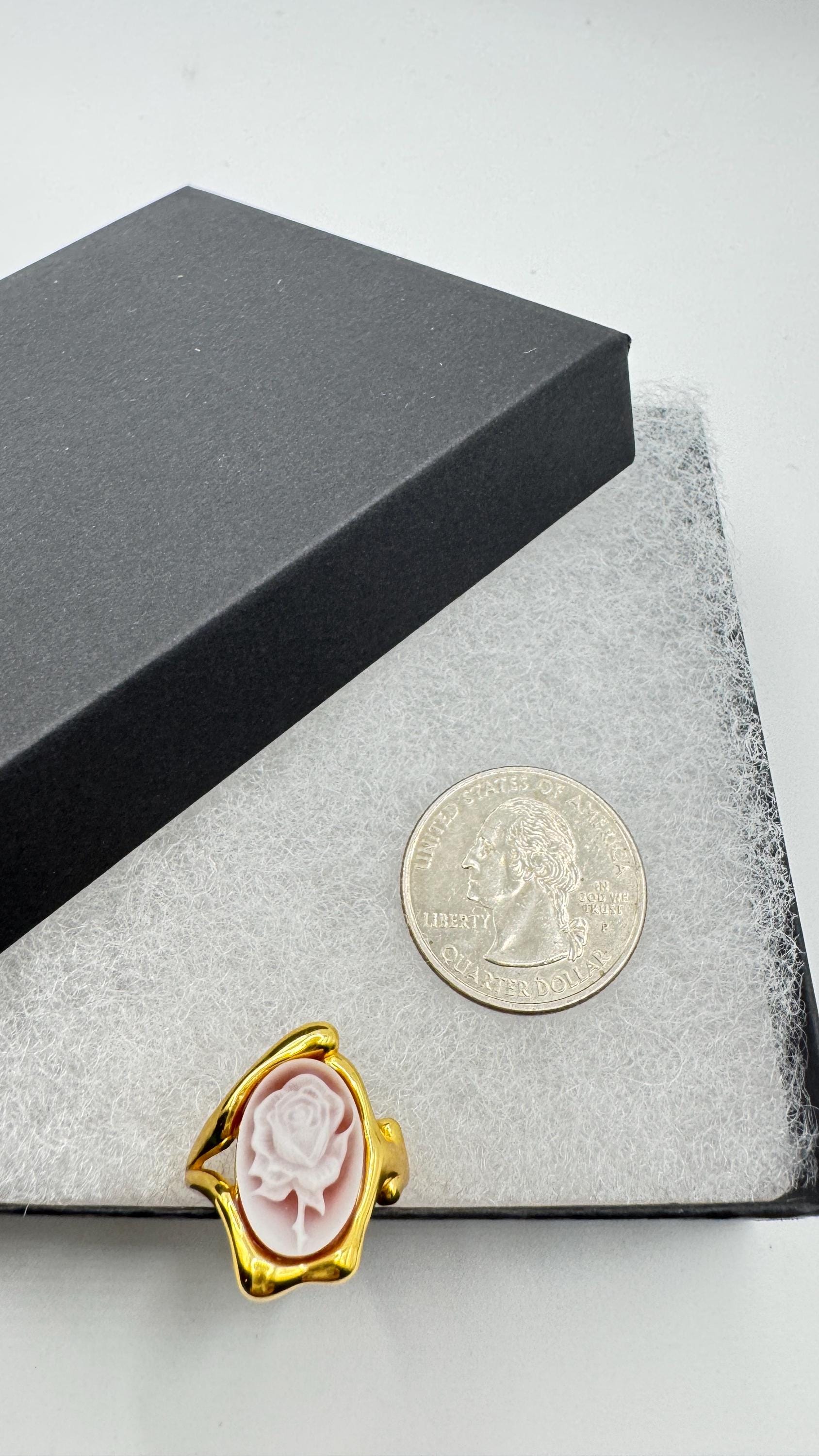 Vintage Red Onyx Rose Cameo Golden 925 Sterling Silver Cocktail Ring
