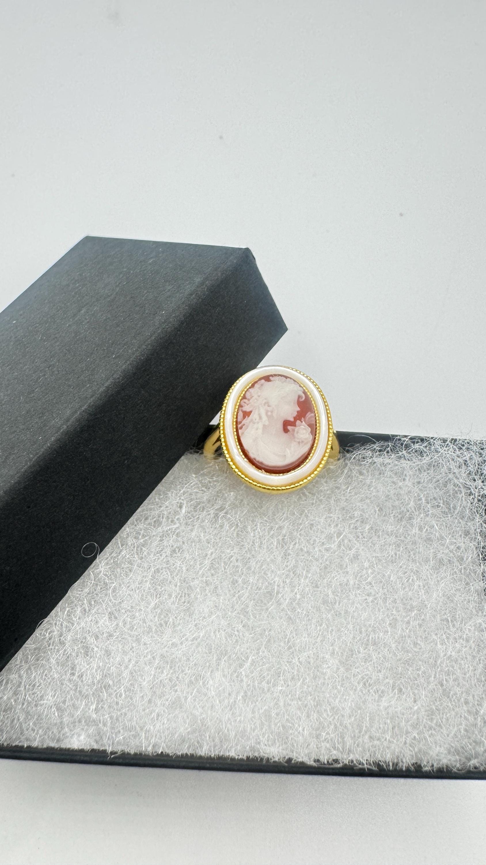 Vintage Cameo 925 Sterling Silver Cocktail Ring