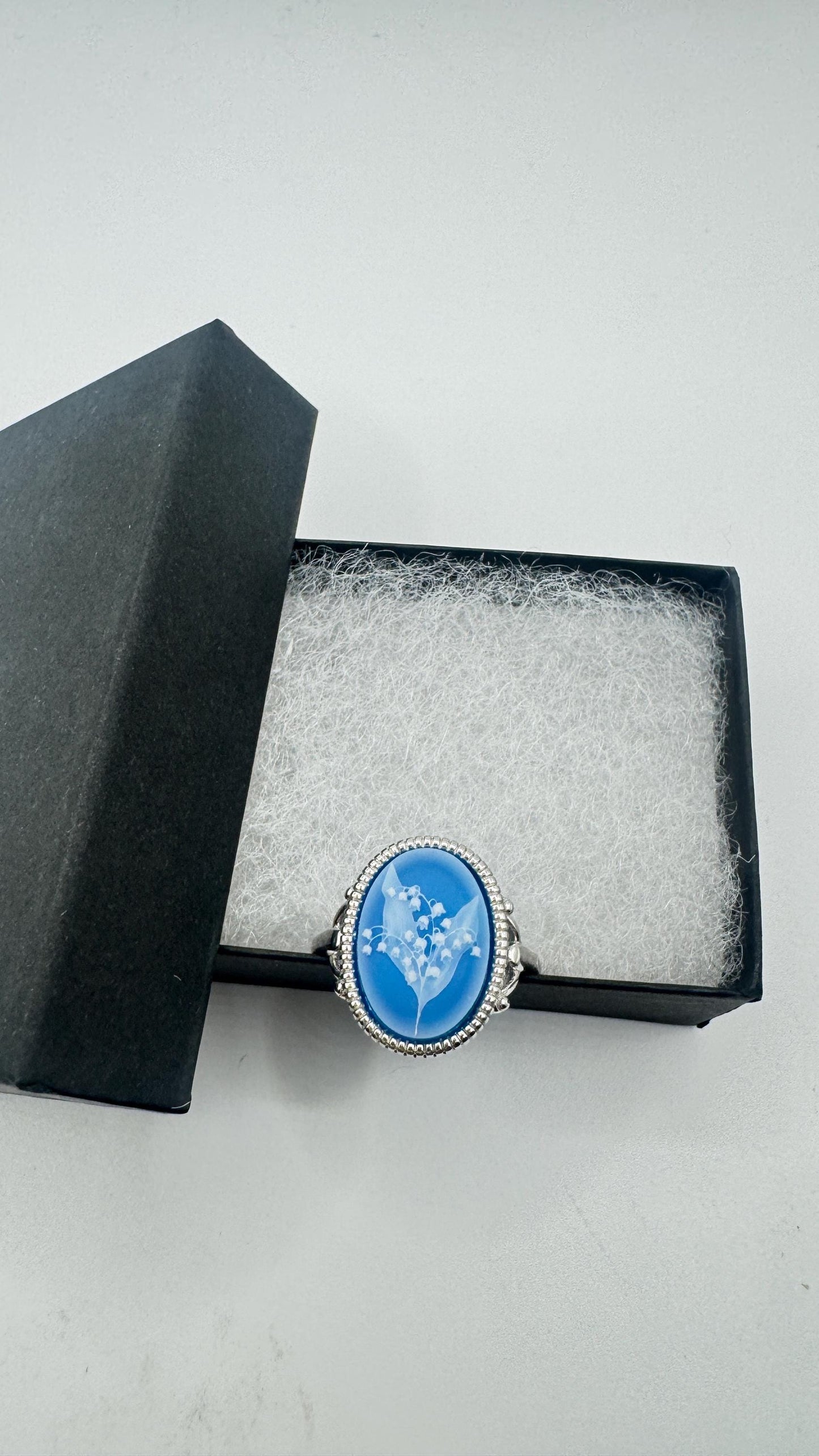 Vintage Lily of the Valley Cameo 925 Sterling Silver Ring