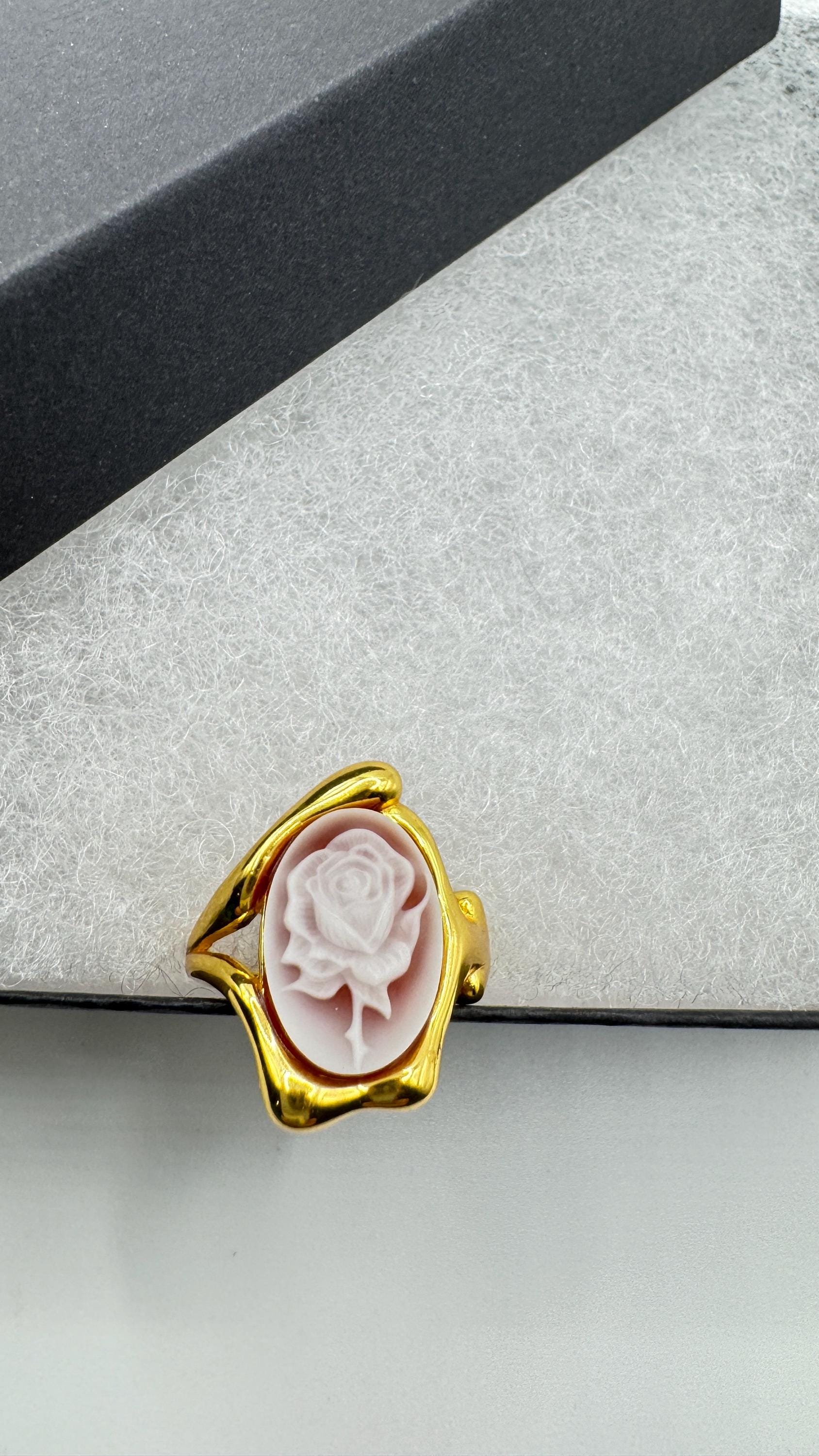 Vintage Red Onyx Rose Cameo Golden 925 Sterling Silver Cocktail Ring