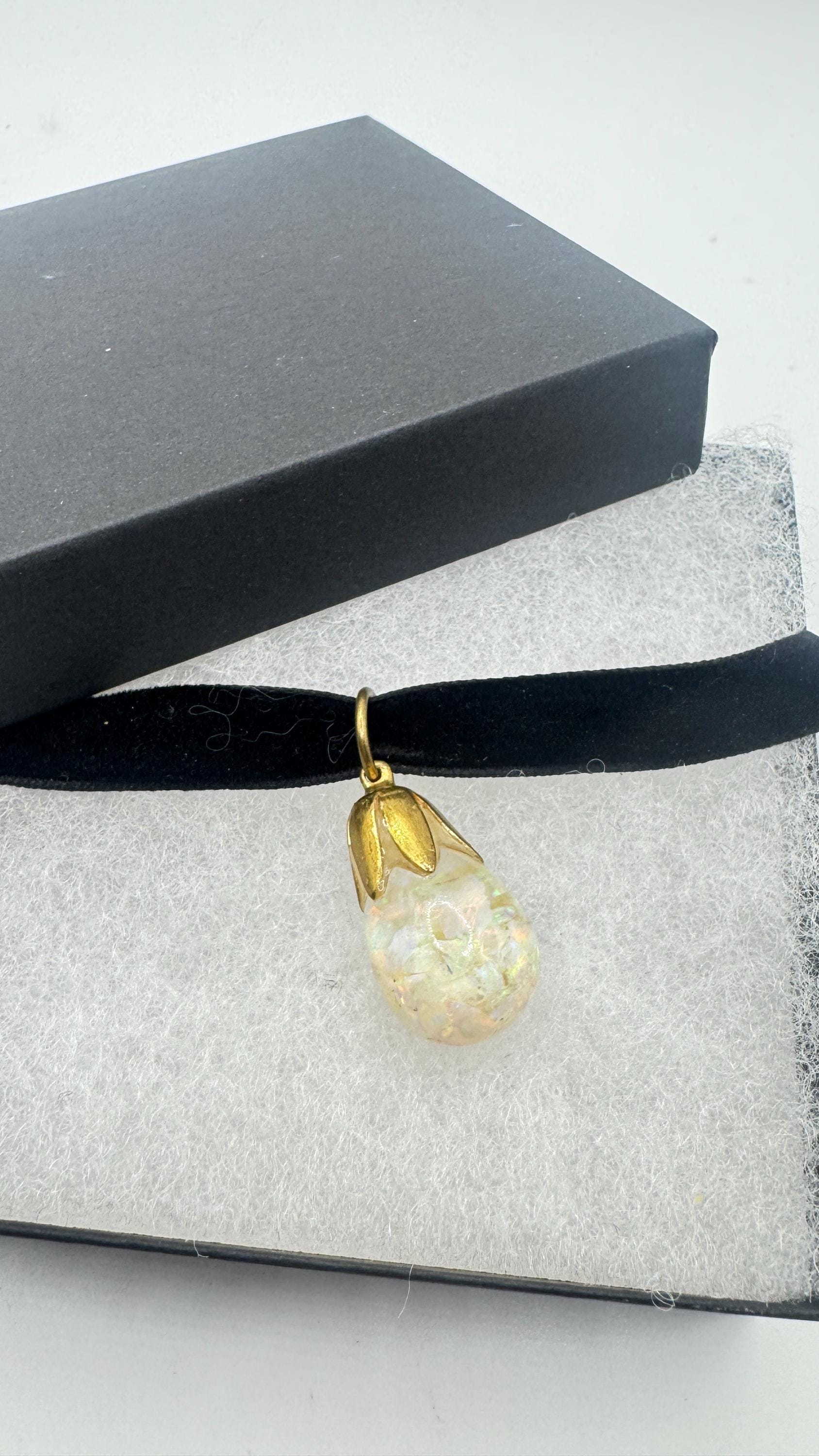 Vintage White Floating Opal Choker 925 Sterling Silver Pendant Necklace Black Choker