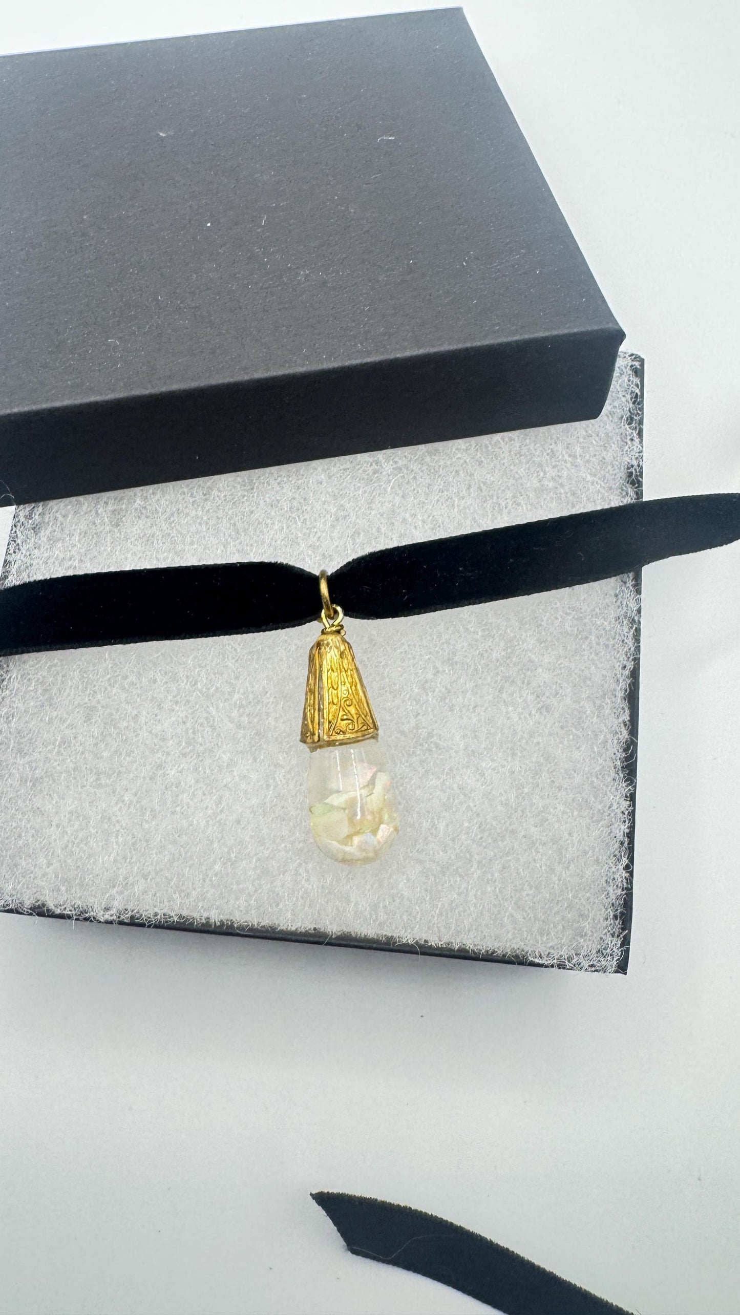 Vintage White Floating Opal Choker Pendant Necklace Black Choker