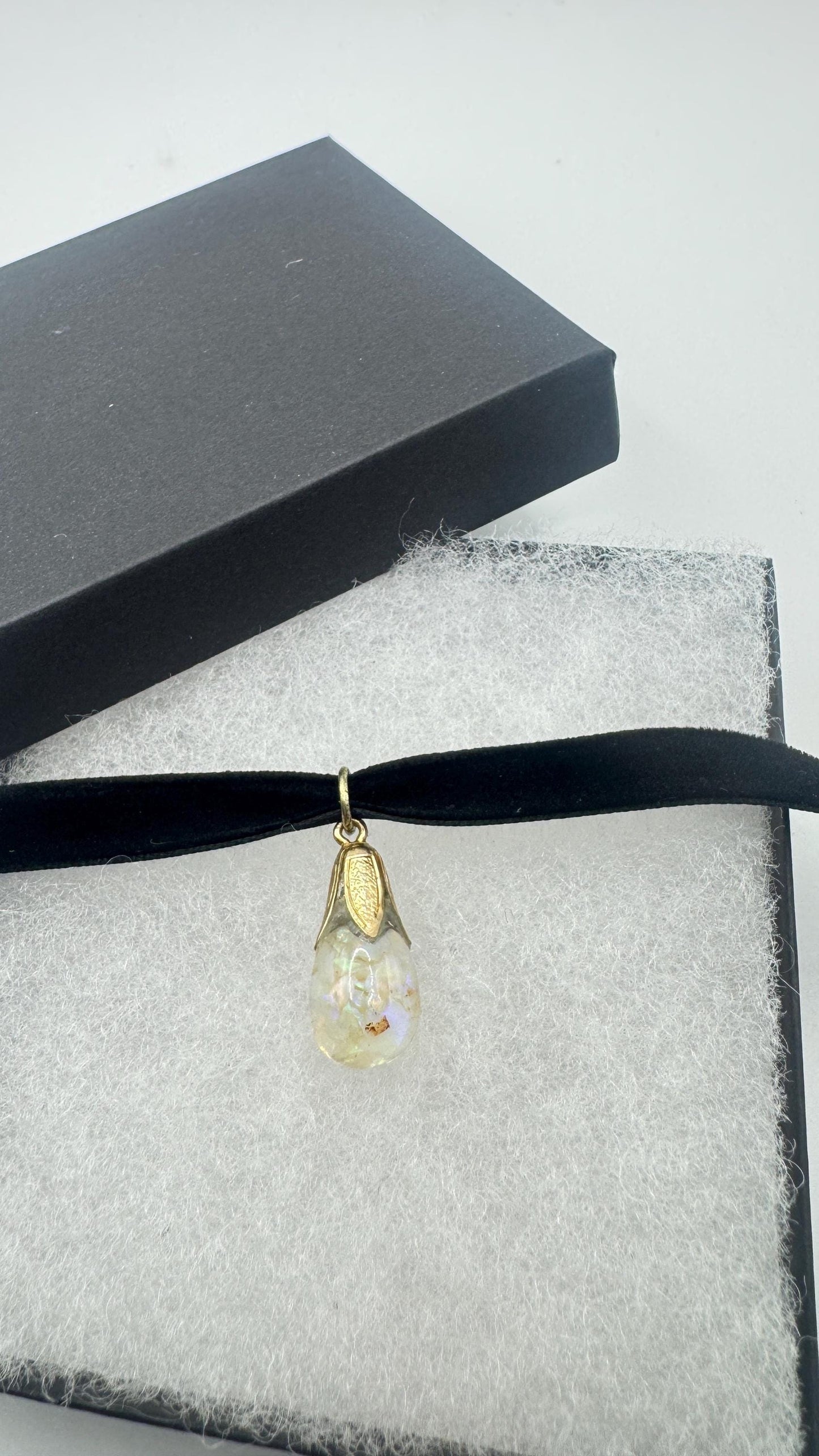 Vintage White Floating Opal Choker Pendant Necklace Black Choker