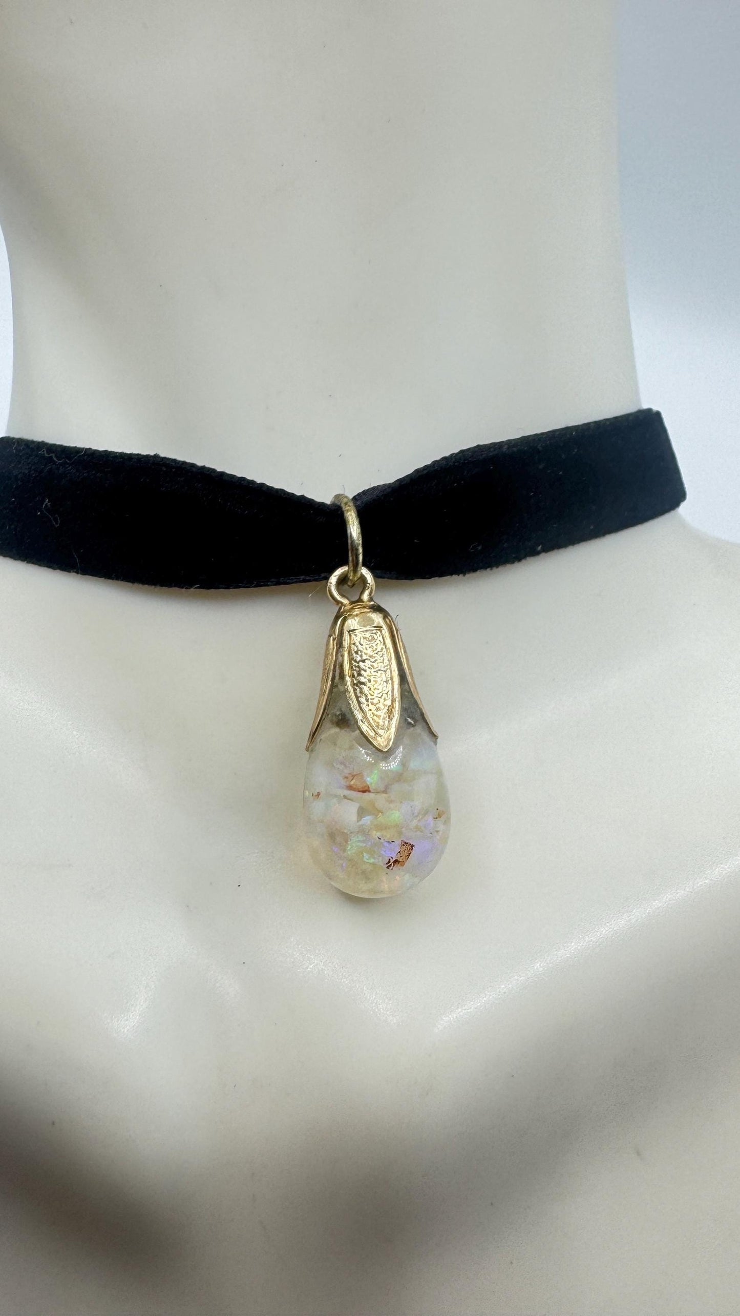 Vintage White Floating Opal Choker Pendant Necklace Black Choker