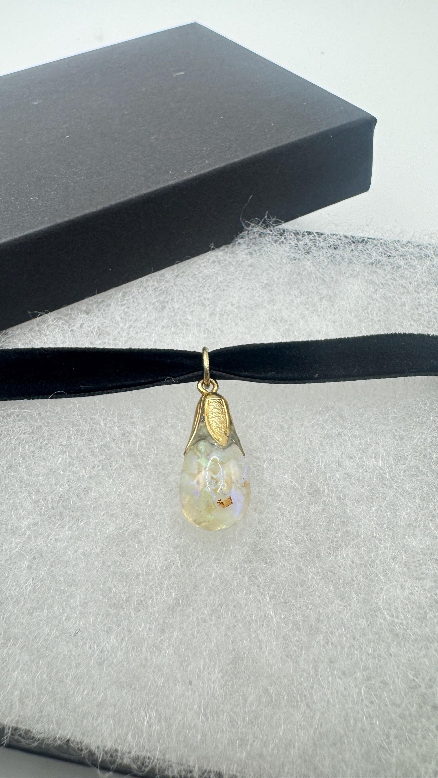 Vintage White Floating Opal Choker Pendant Necklace Black Choker