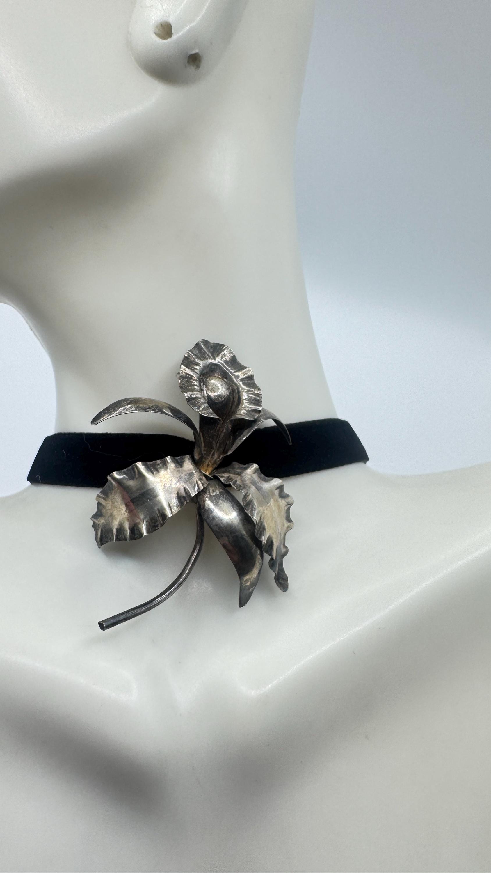 Vintage Hand Made Deco Orchid Flower 925 Sterling Silver Brooch Pin on Black velvet choker ribbon