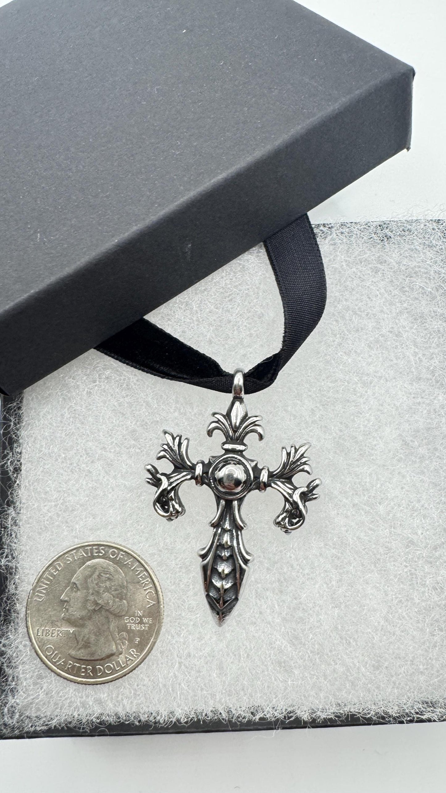 Vintage Celtic Silver Stainless Steel Cross Pendant Necklace Velvet Choker