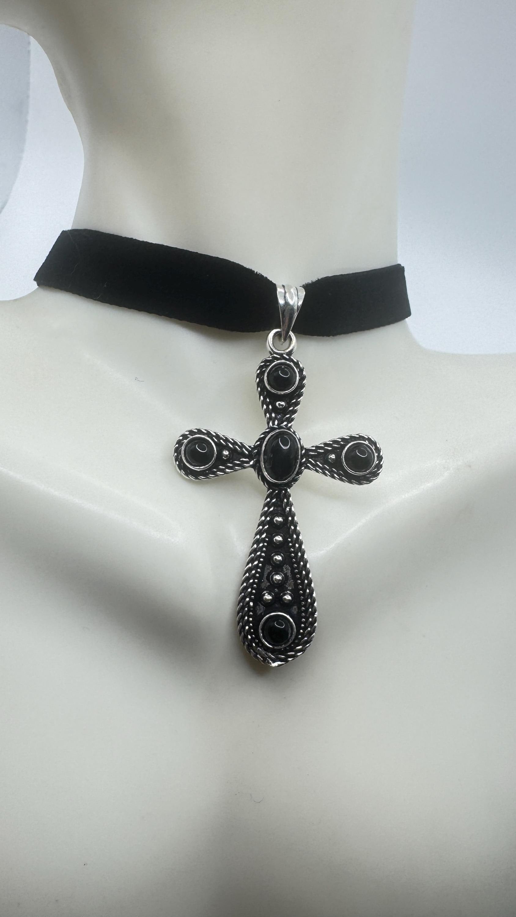 Vintage Black Onyx Choker Silver Cross Pendant Necklace