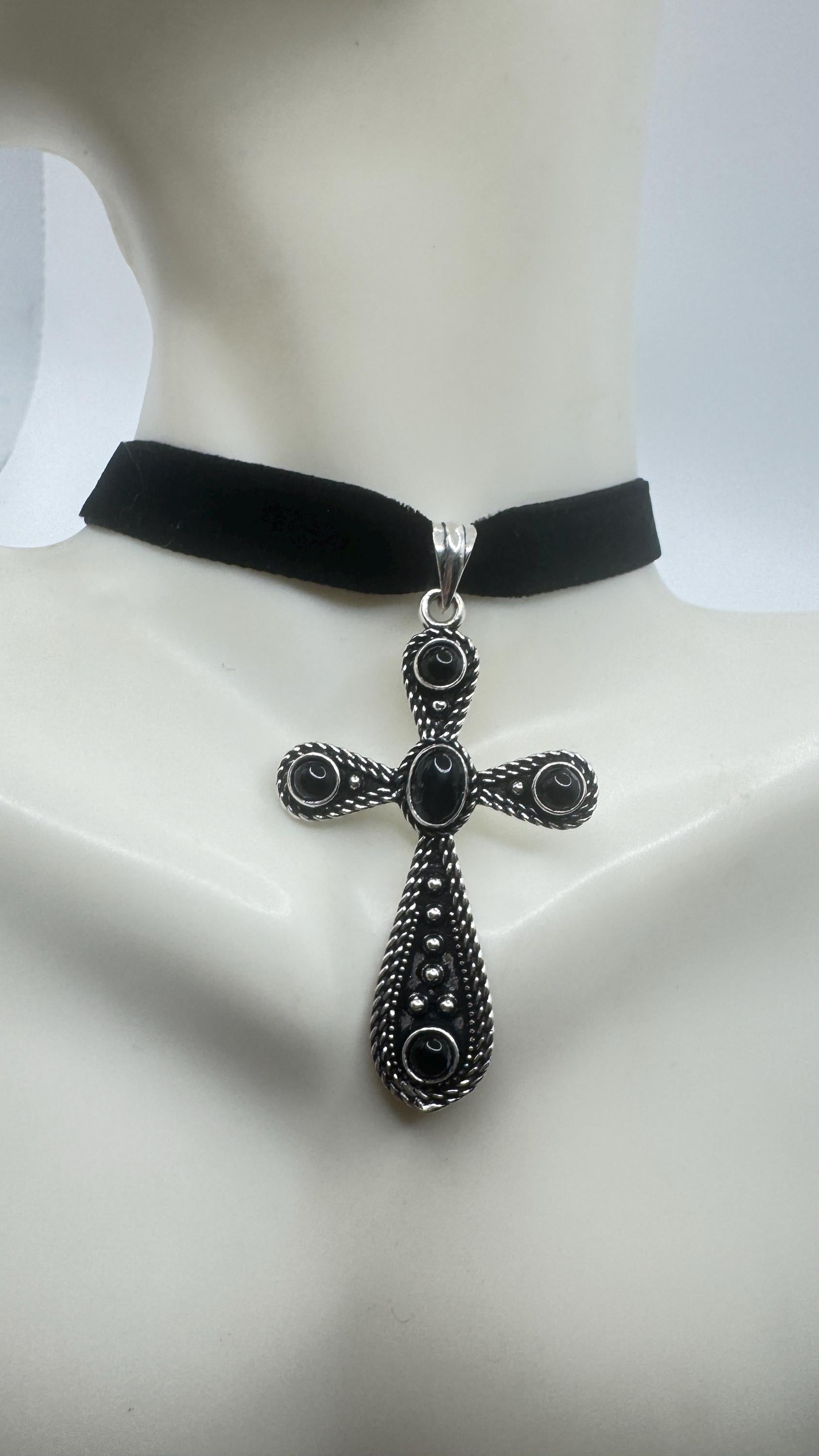 Vintage Black Onyx Choker Silver Cross Pendant Necklace