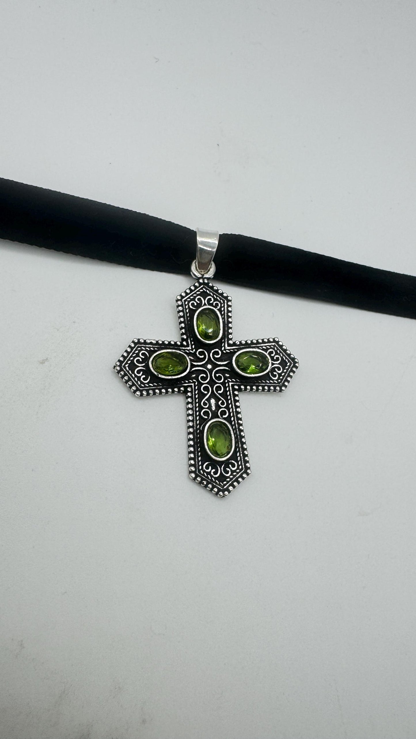 Vintage Silver Genuine Peridot Cross Choker Necklace Pendant