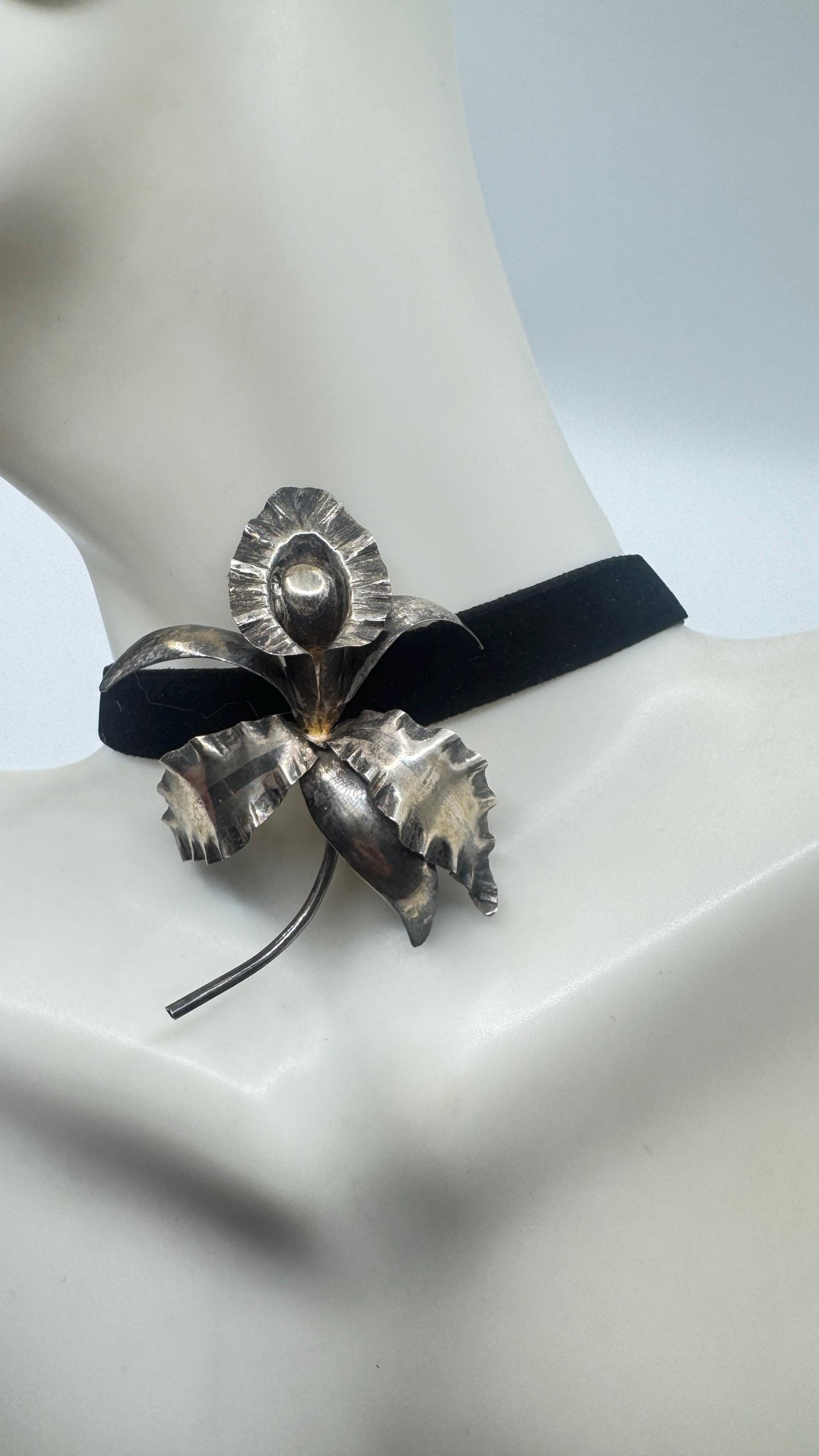 Vintage Hand Made Deco Orchid Flower 925 Sterling Silver Brooch Pin on Black velvet choker ribbon
