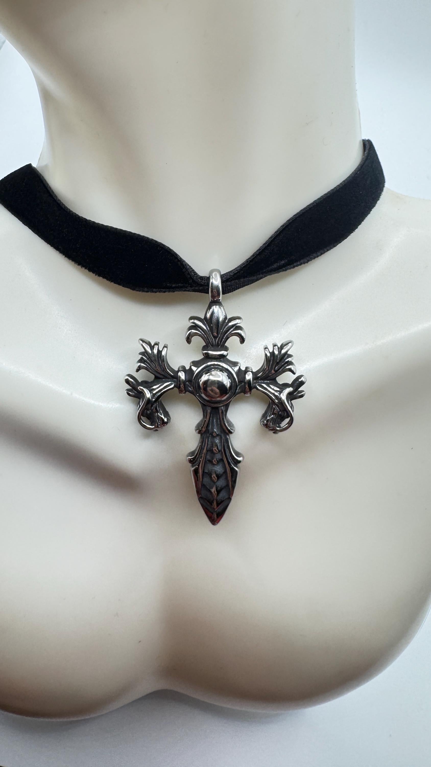 Vintage Celtic Silver Stainless Steel Cross Pendant Necklace Velvet Choker
