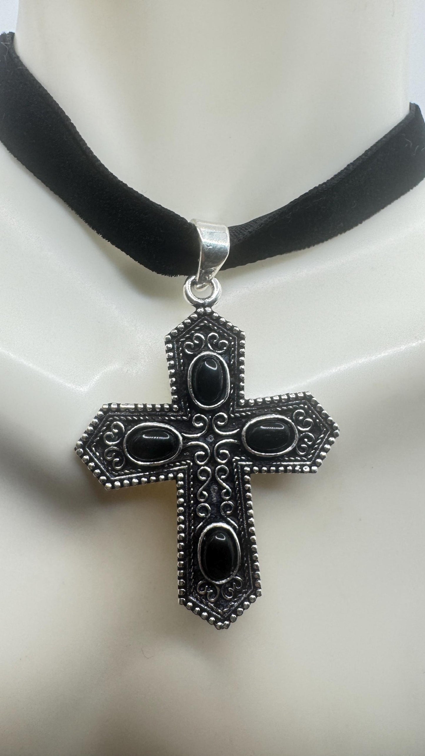 Vintage Black Onyx Choker Silver Cross Pendant Necklace