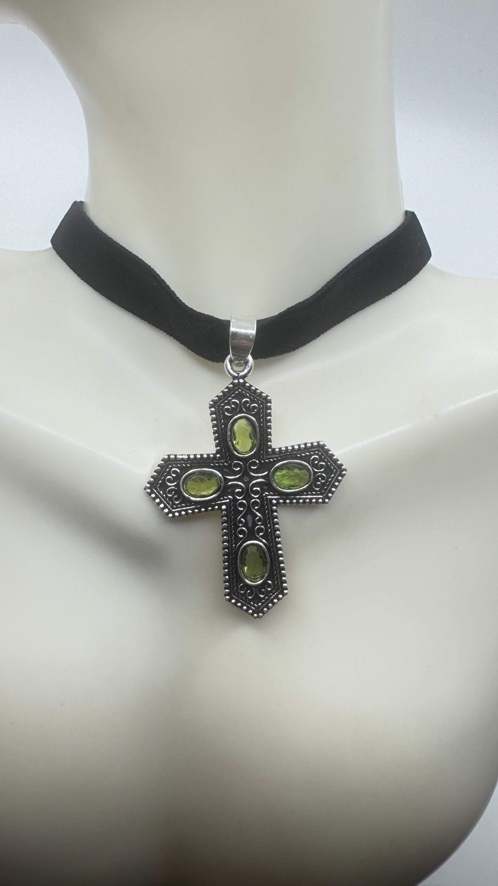 Vintage Silver Genuine Peridot Cross Choker Necklace Pendant
