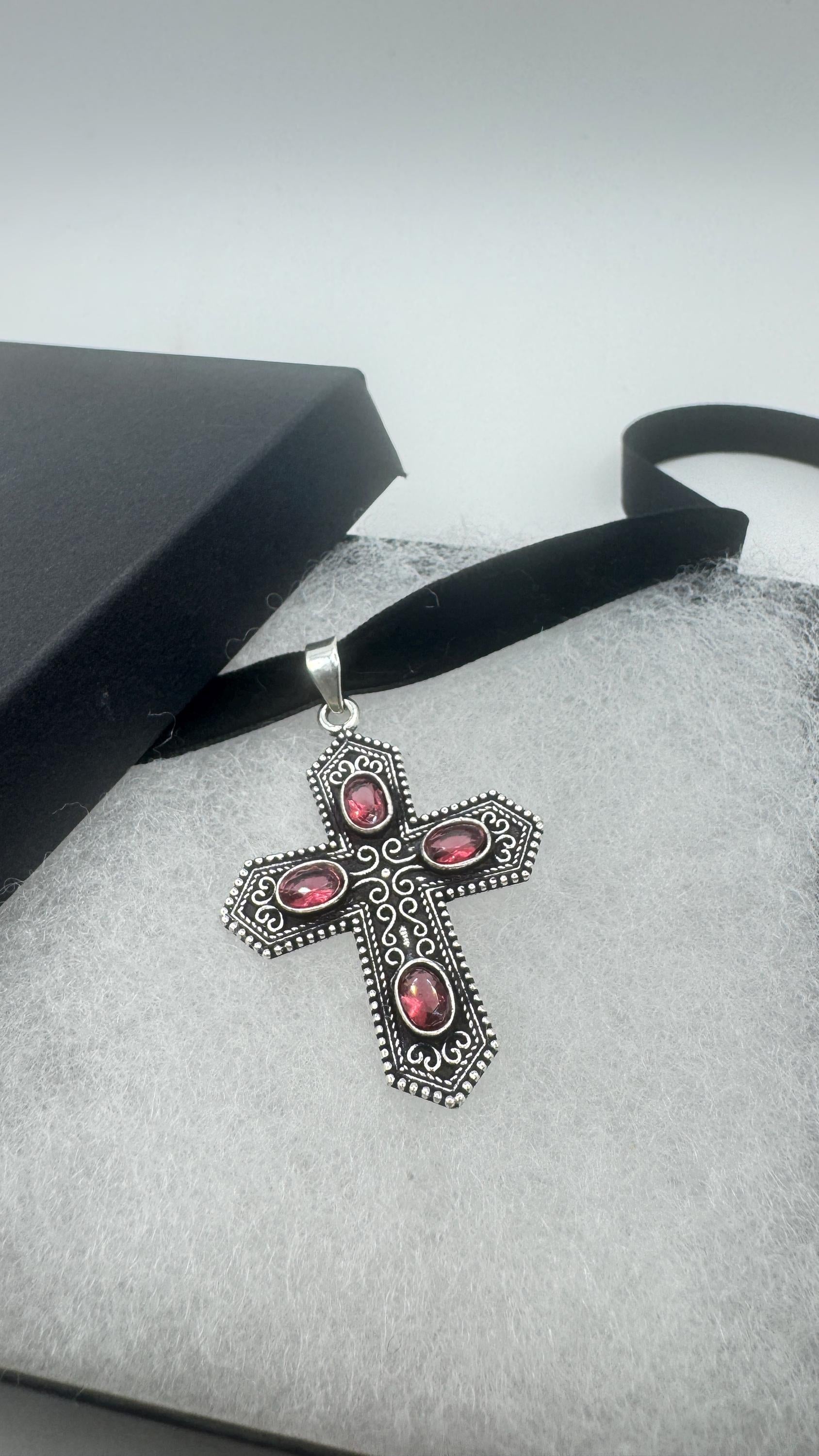 large handmade vintage Gothic Ruby glass Silver bronze pendant black velvet choker