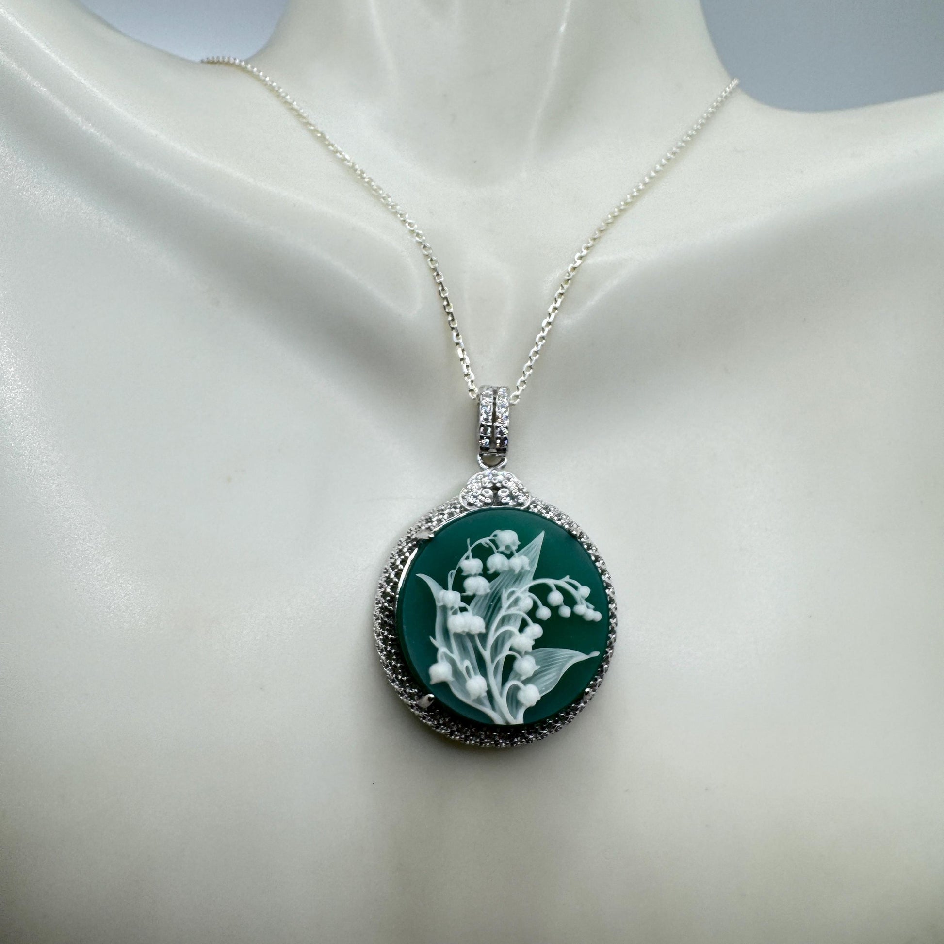 Vintage Lily of the Valley Green Onyx Cameo Choker 925 Sterling Silver Necklace