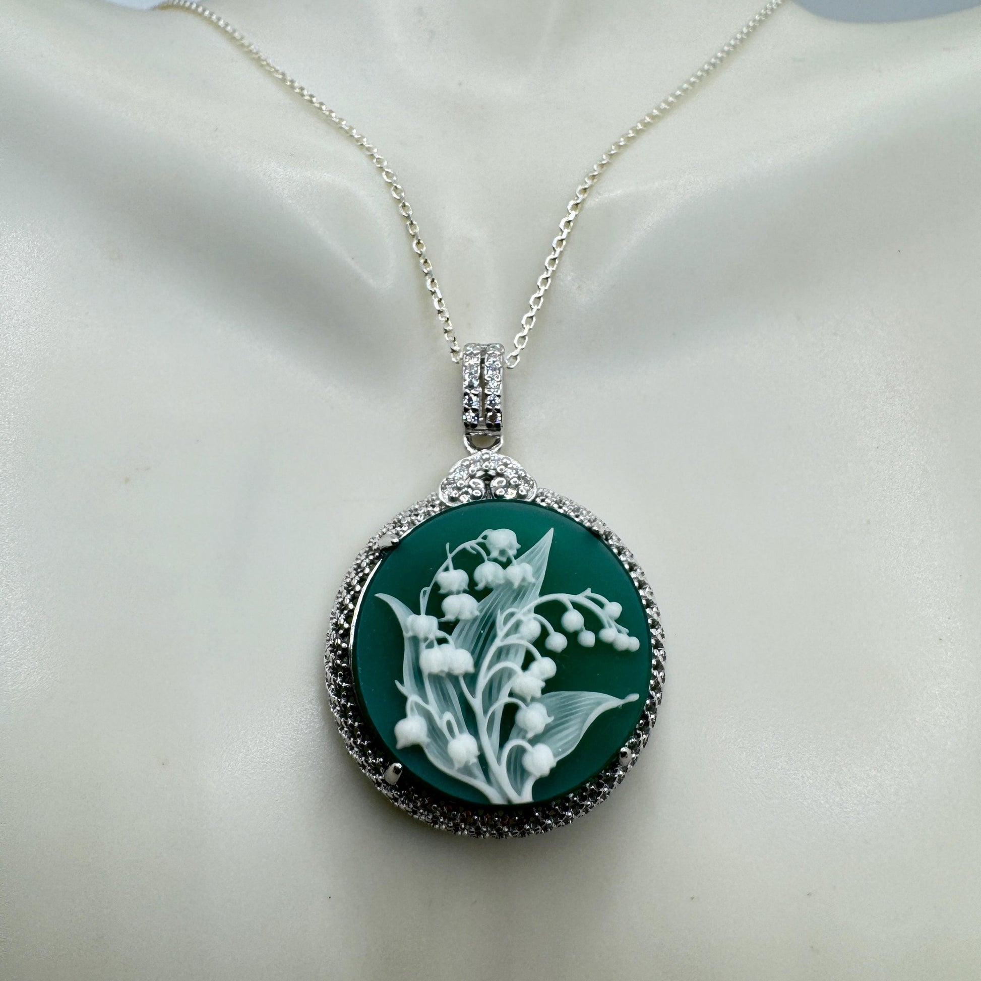 Vintage Lily of the Valley Green Onyx Cameo Choker 925 Sterling Silver Necklace