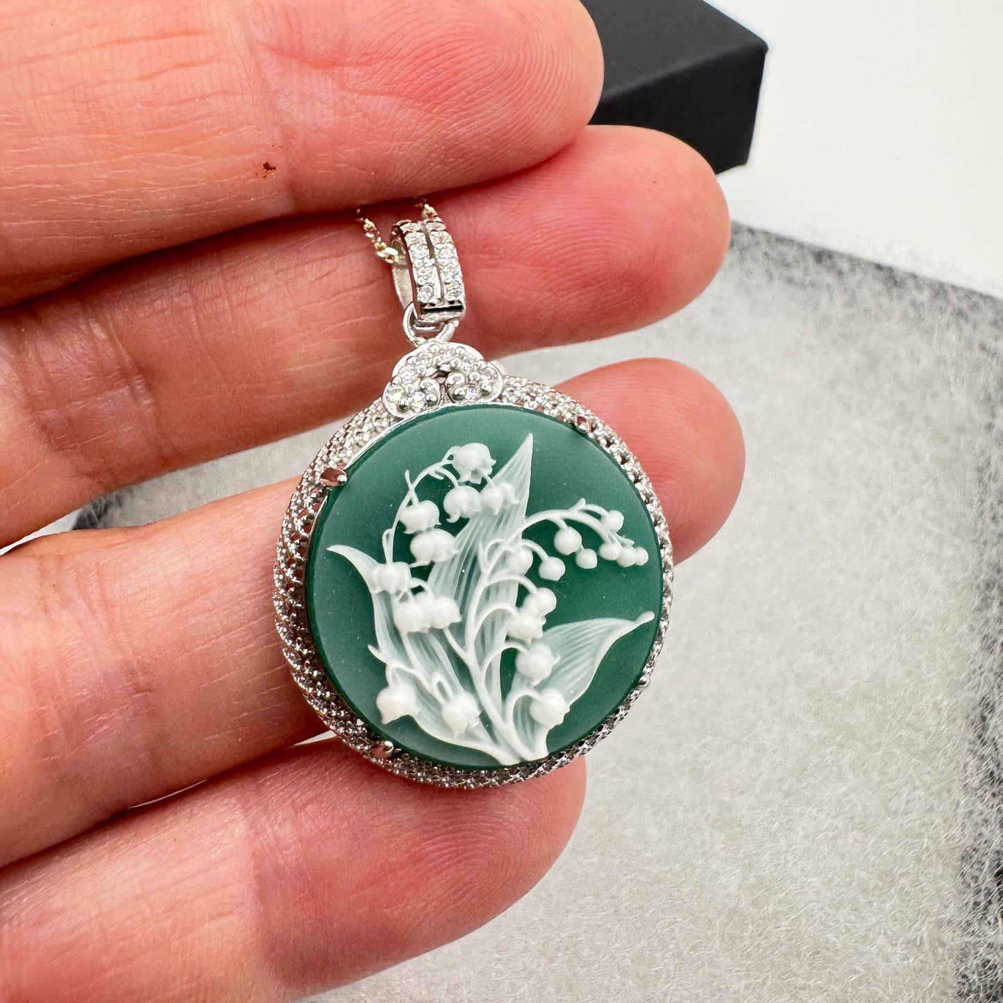 Vintage Lily of the Valley Green Onyx Cameo Choker 925 Sterling Silver Necklace