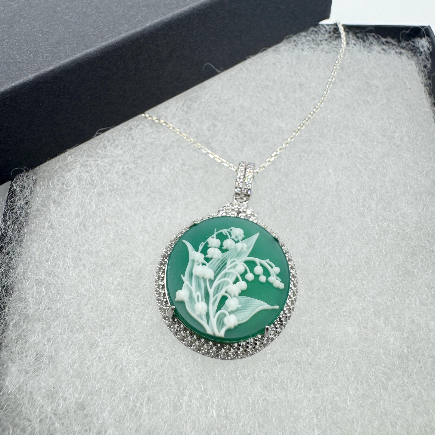 Vintage Lily of the Valley Green Onyx Cameo Choker 925 Sterling Silver Necklace
