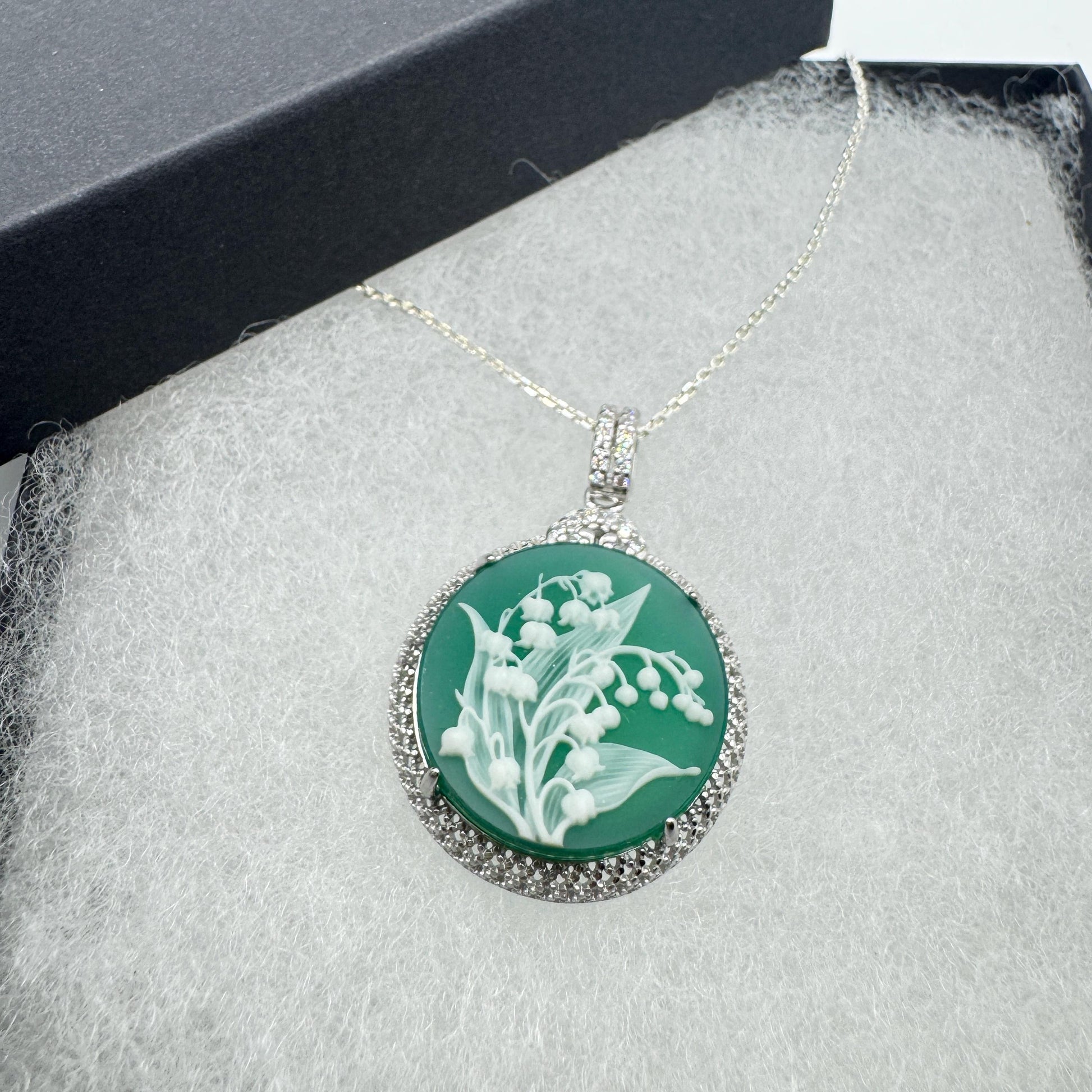 Vintage Lily of the Valley Green Onyx Cameo Choker 925 Sterling Silver Necklace