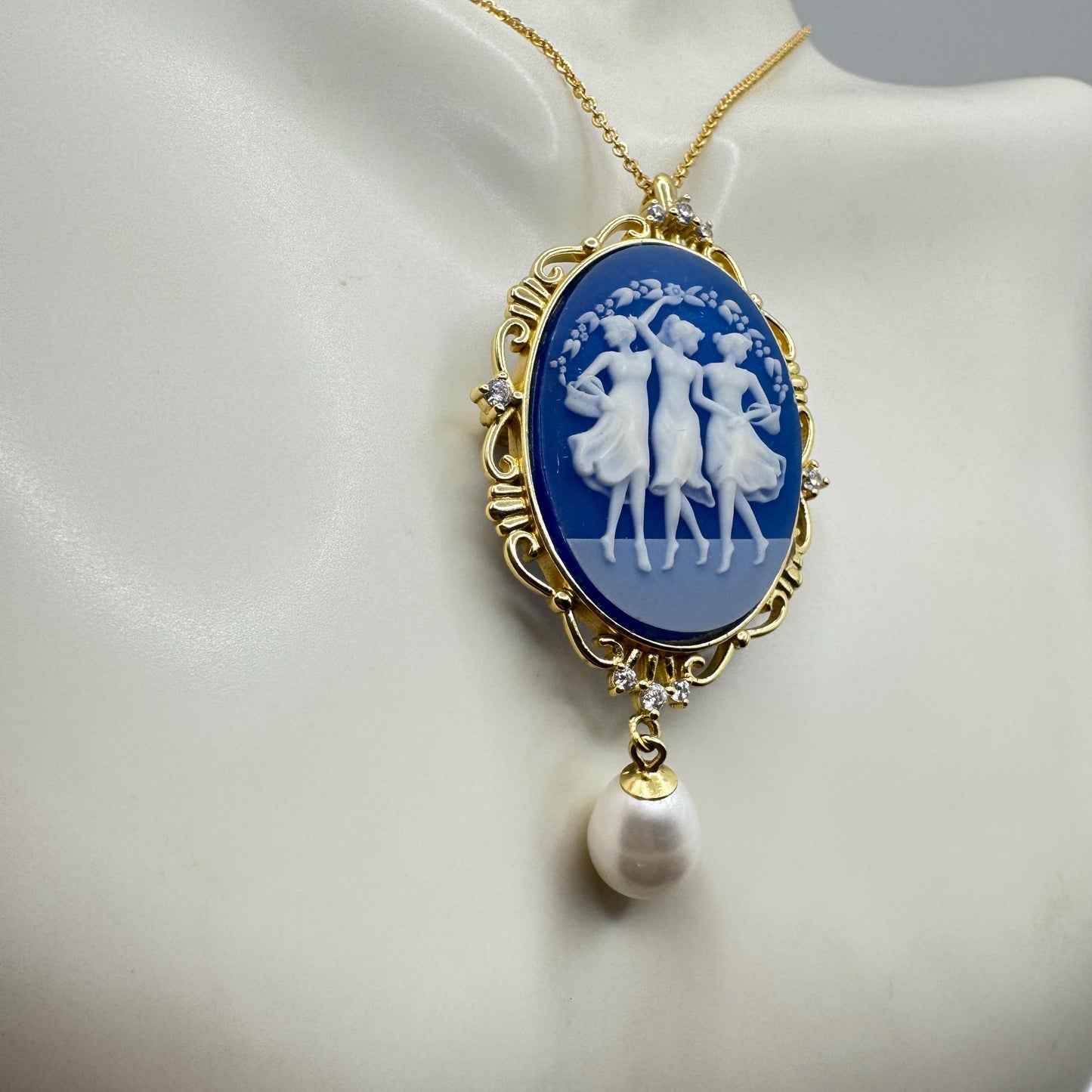 Vintage Blue Onyx 3 Graces Cameo Golden Sterling Silver Necklace Choker Pin Brooch