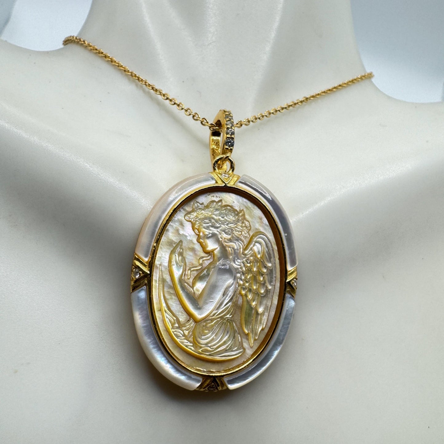 Vintage Mother of Pearl Gaurdian Angel Cameo Golden 925 Sterling silver Necklace Choker