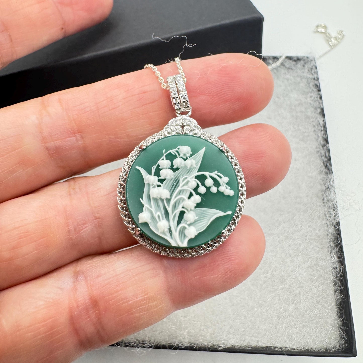 Vintage Lily of the Valley Green Onyx Cameo Choker 925 Sterling Silver Necklace