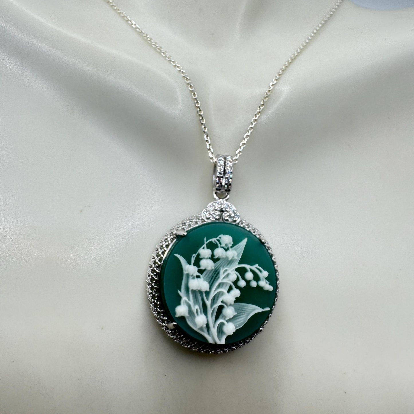 Vintage Lily of the Valley Green Onyx Cameo Choker 925 Sterling Silver Necklace
