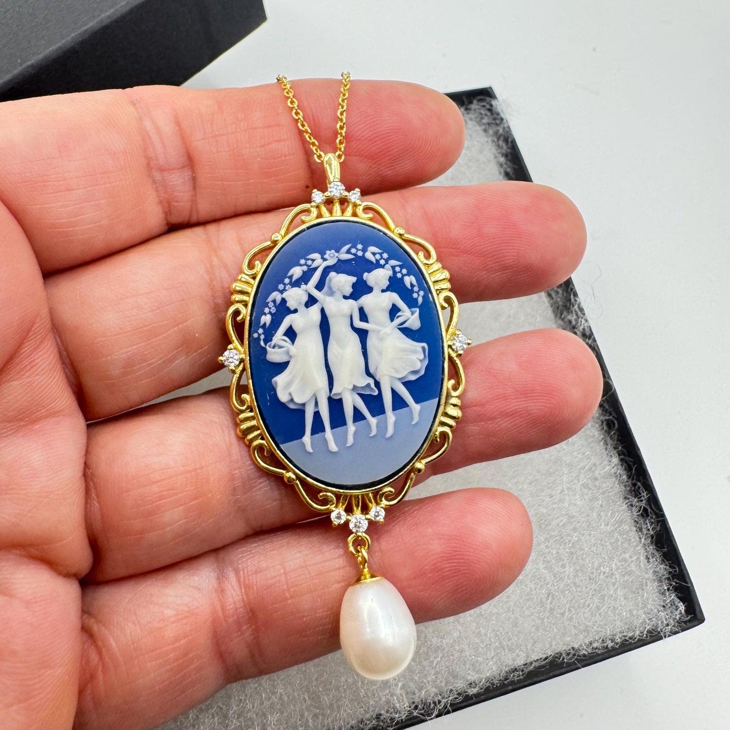 Vintage Blue Onyx 3 Graces Cameo Golden Sterling Silver Necklace Choker Pin Brooch