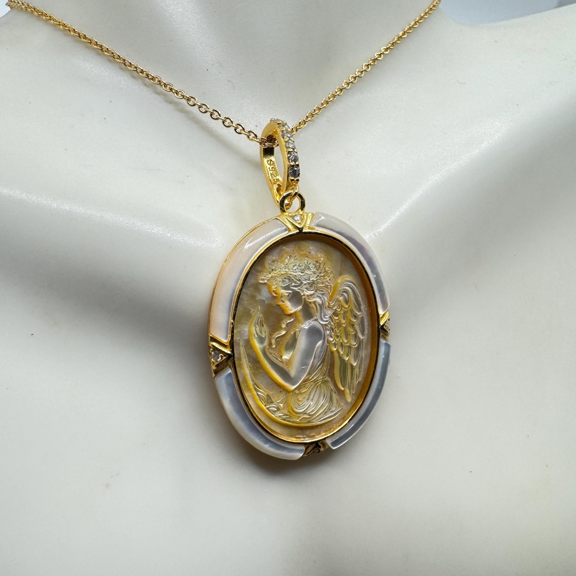 Vintage Mother of Pearl Gaurdian Angel Cameo Golden 925 Sterling silver Necklace Choker