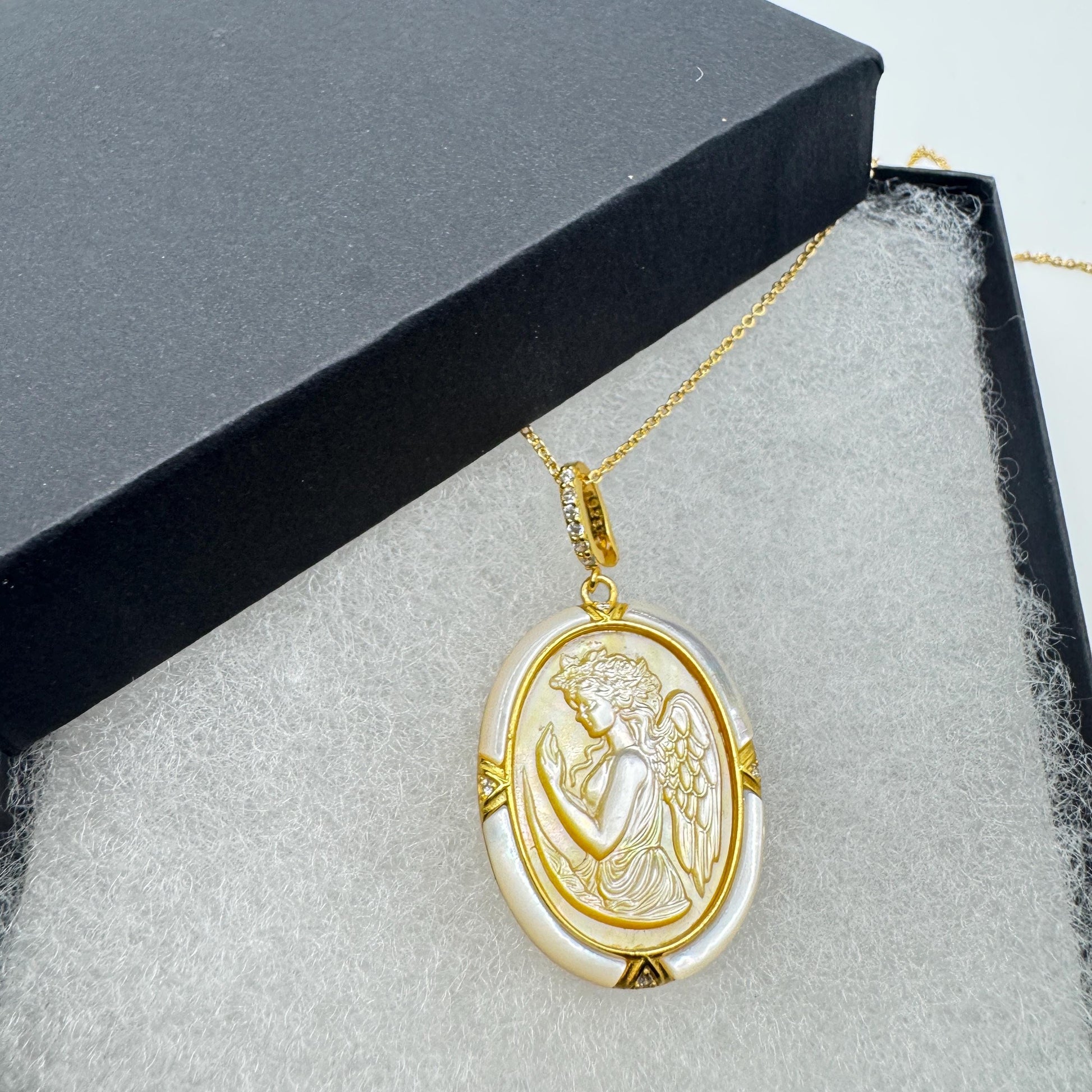Vintage Mother of Pearl Gaurdian Angel Cameo Golden 925 Sterling silver Necklace Choker