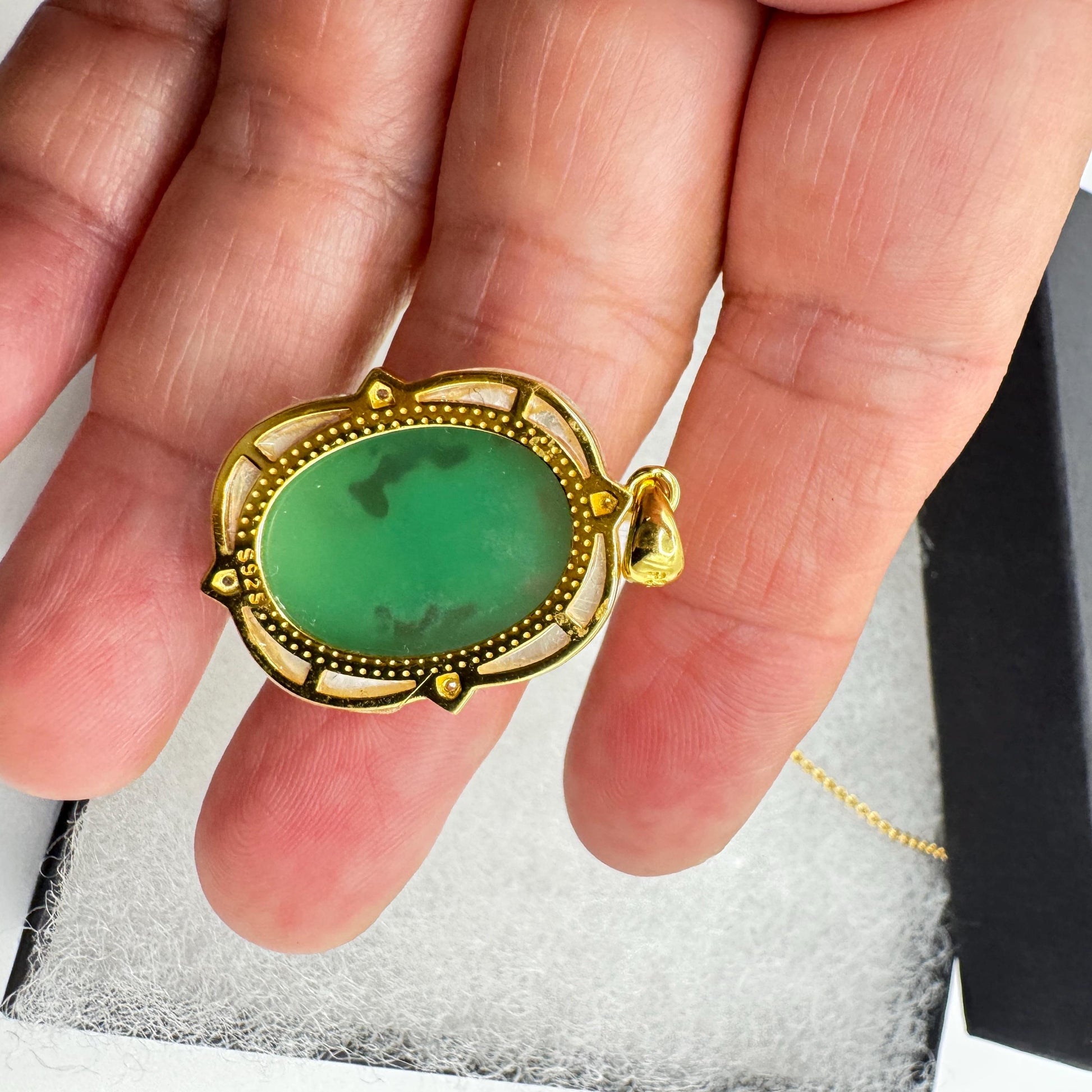 Vintage Carved Green Onyx Cameo 925 Sterling Silver Necklace Choker