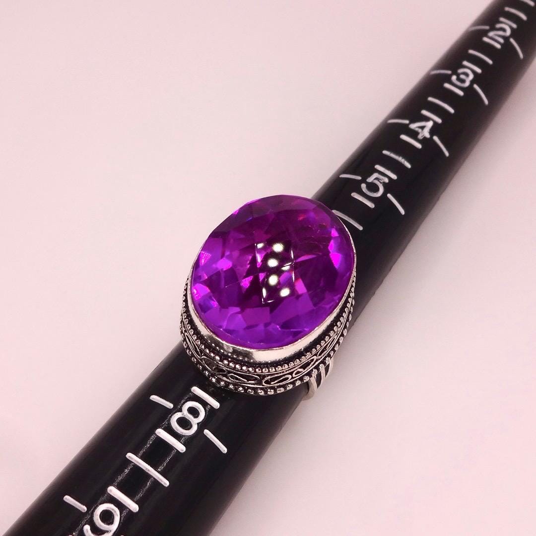 Vintage Purple Art Glass White Bronze Silver Ring, Size 7