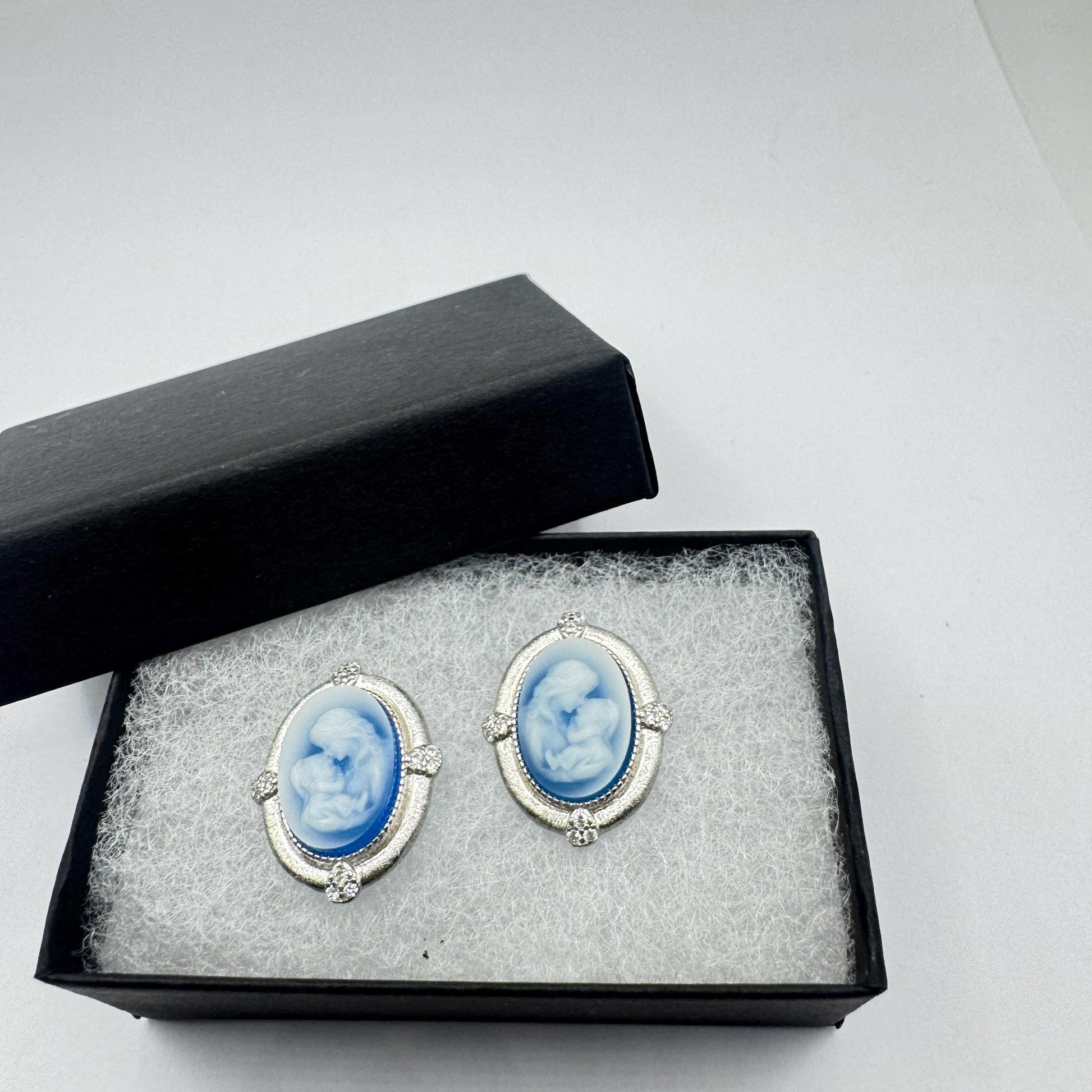 Vintage Mother Child Blue Onyx Cameo 925 Sterling Silver Stud Earrings