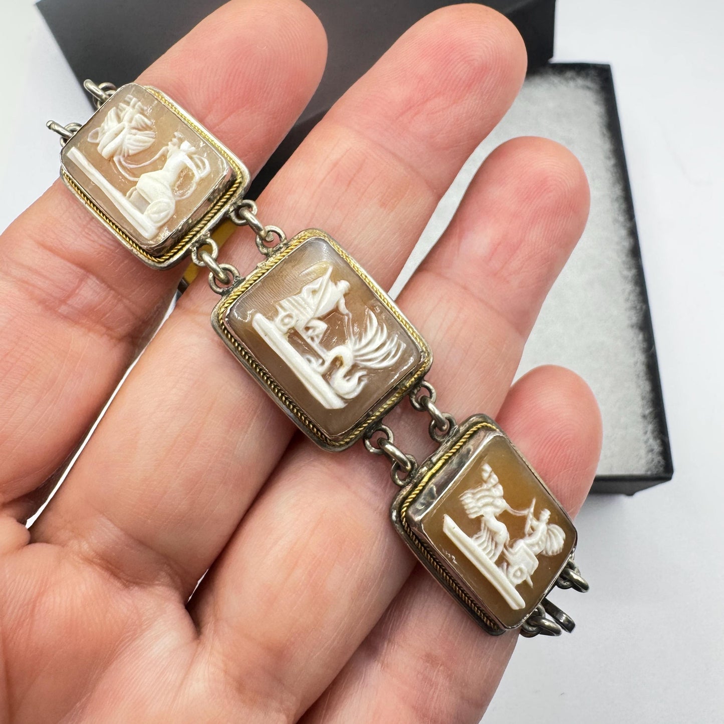 Vintage Cameo Shell Bracelet 925 Sterling Silver 7 inches