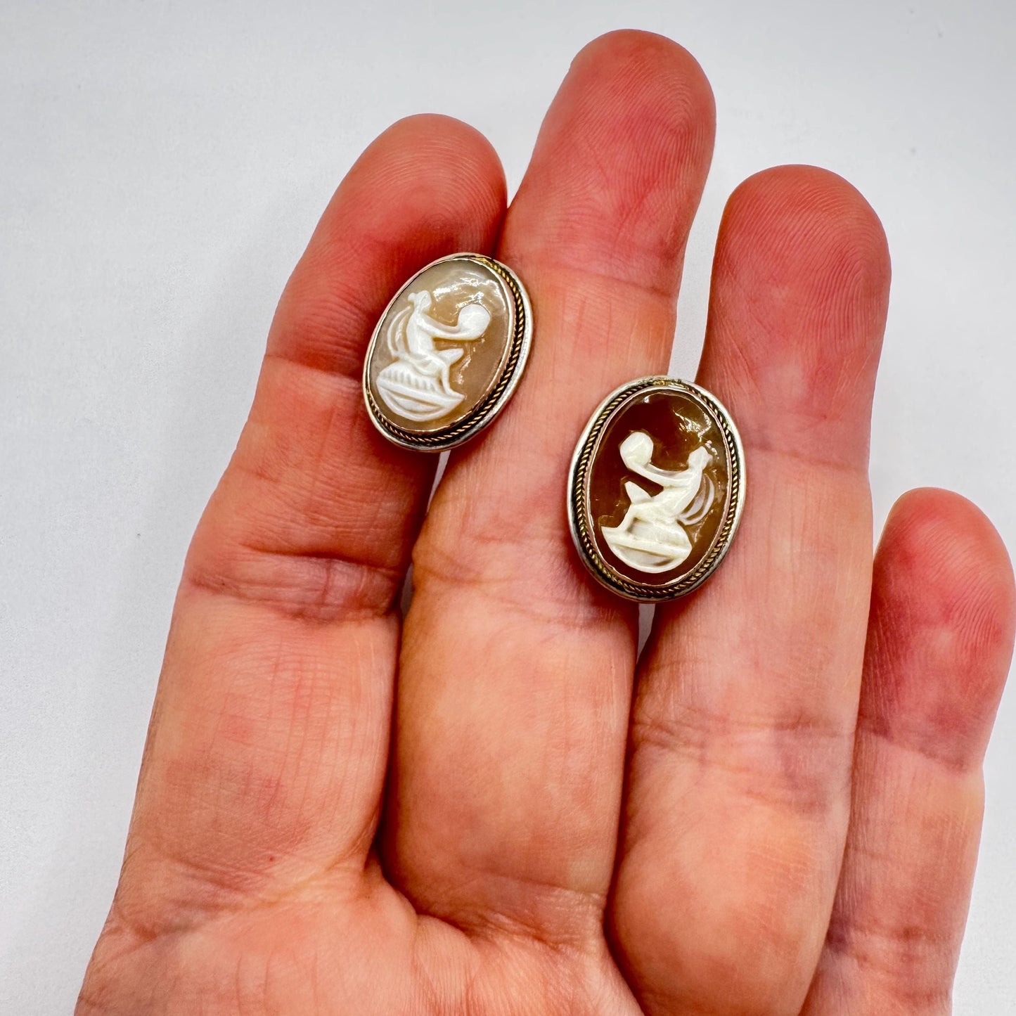 Vintage Shell Cameo 925 Sterling Silver Screw Back Earrings