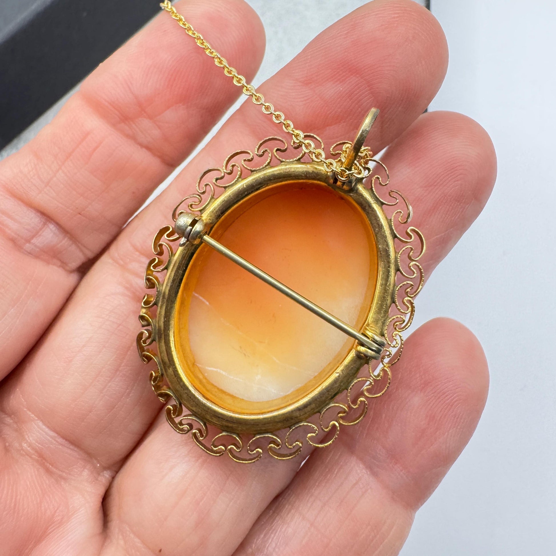 Vintage Shell Cameo Yellow Golden Filled Necklace Choker Pin Brooch