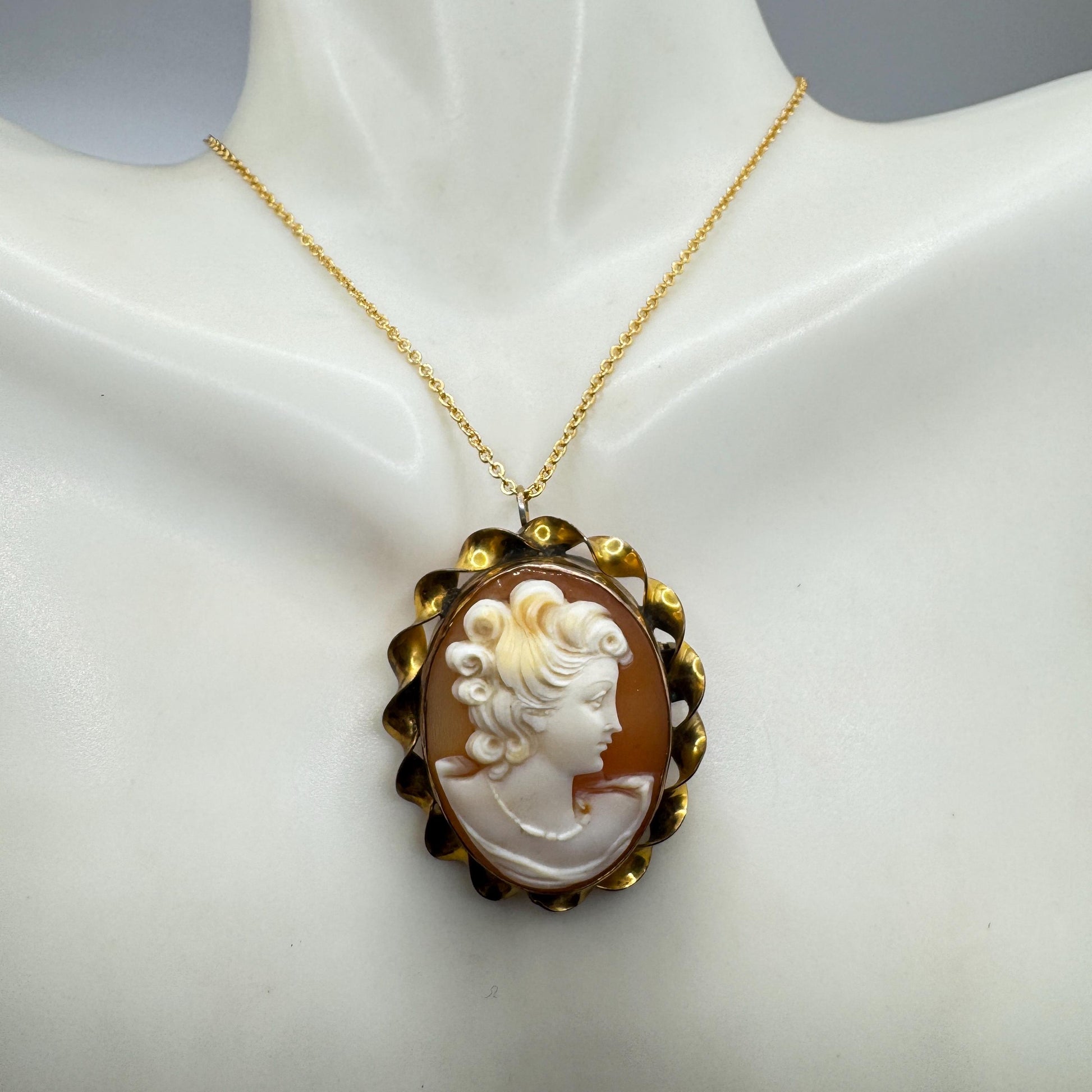 Vintage Shell Cameo Yellow Golden Filled Necklace Choker Pin Brooch