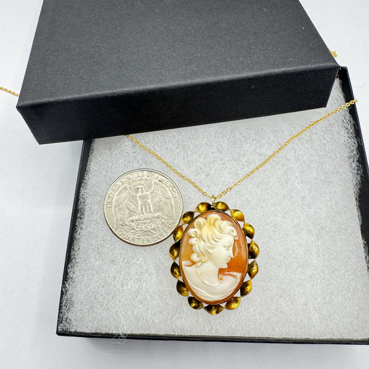 Vintage Shell Cameo Yellow Golden Filled Necklace Choker Pin Brooch
